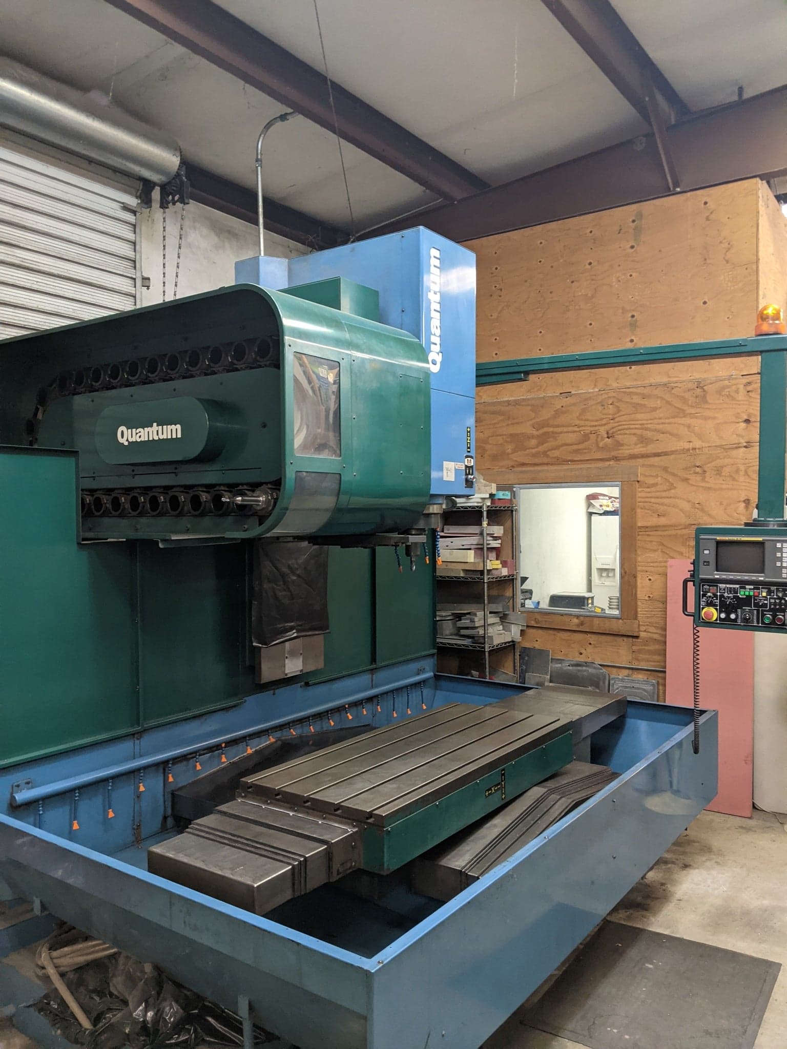Kasuga Quantum Q-1000V CNC Mill, 1997 - Coolant Thru Ready, Chip Conveyor, 30-Tool Changer