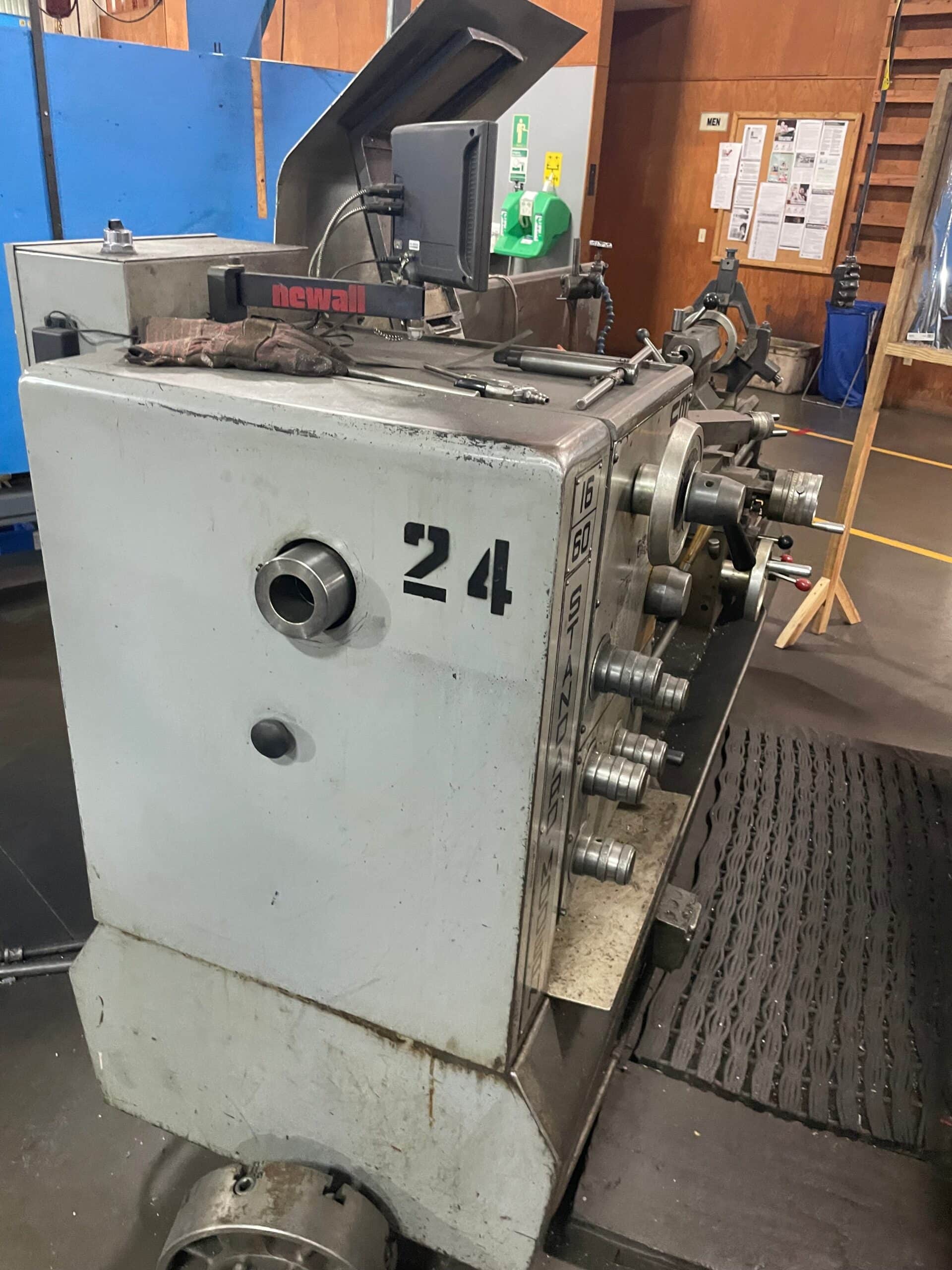 Standard Modern 1660 16" X 60" Engine Lathe, 1990 - Digital Read Out - Image 4