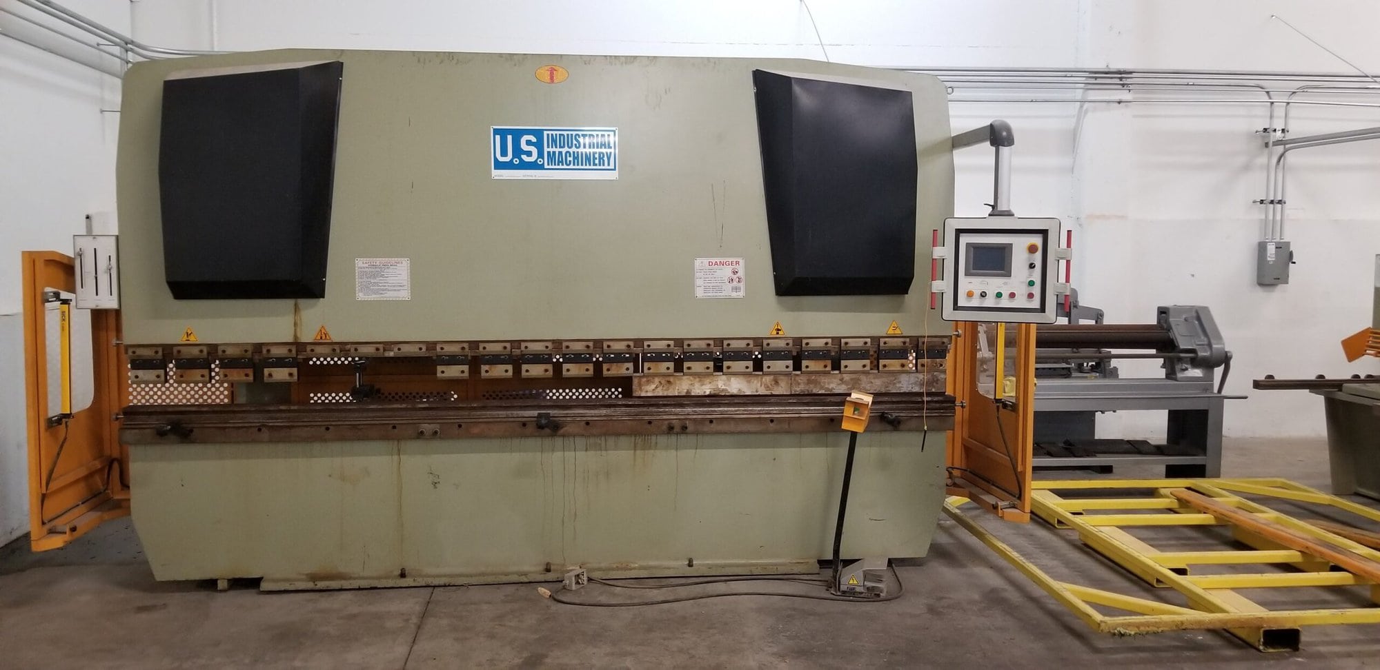 155 Tons X 13' U.S. Industrial Machinery US 15513 CNC Press Brake - Image 2