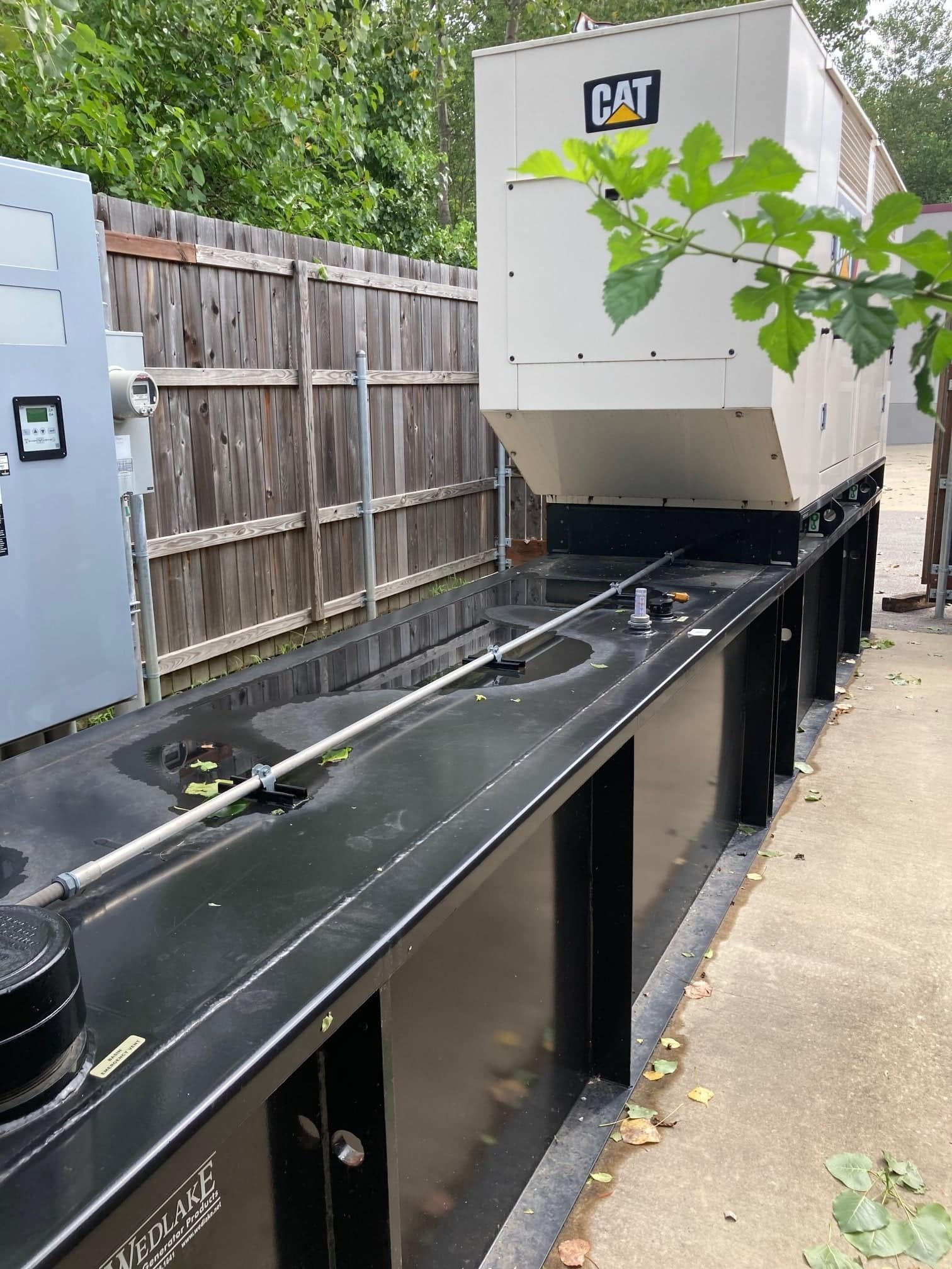 150 kw Caterpillar Generator, 2016- 600 A Transfer Switch, 1100 Gallon Fuel Tank - Image 2