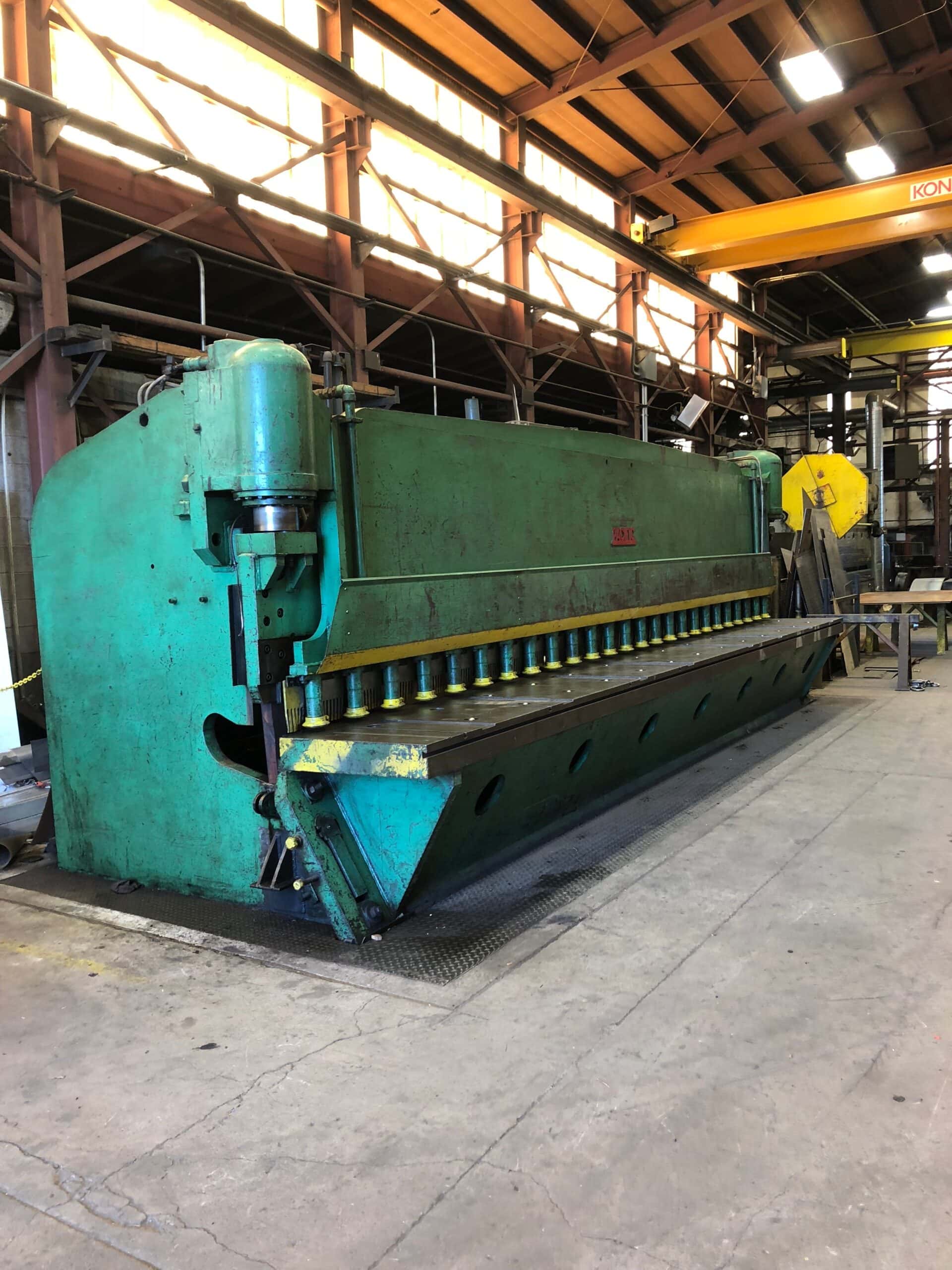 1/4" x 24' Pacific 250S24 Hydraulic Guillotine Shear- Powered Backgauge - Image 2