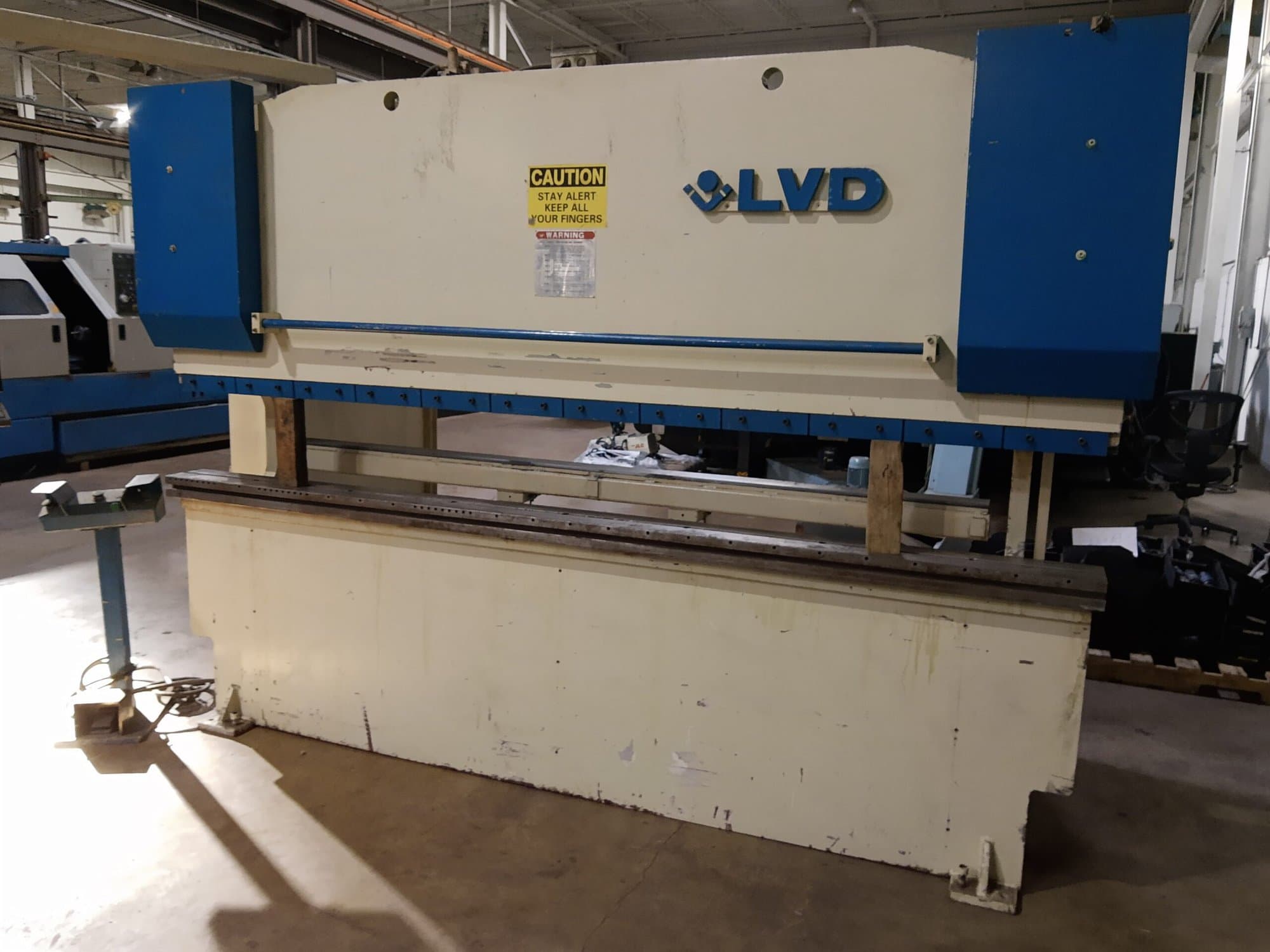 110 Ton x 10' LVD 110/10 PPINC85N CNC Press Brake, 1993- 4-Axis CNC (Y1, Y2, X, R) - Image 2