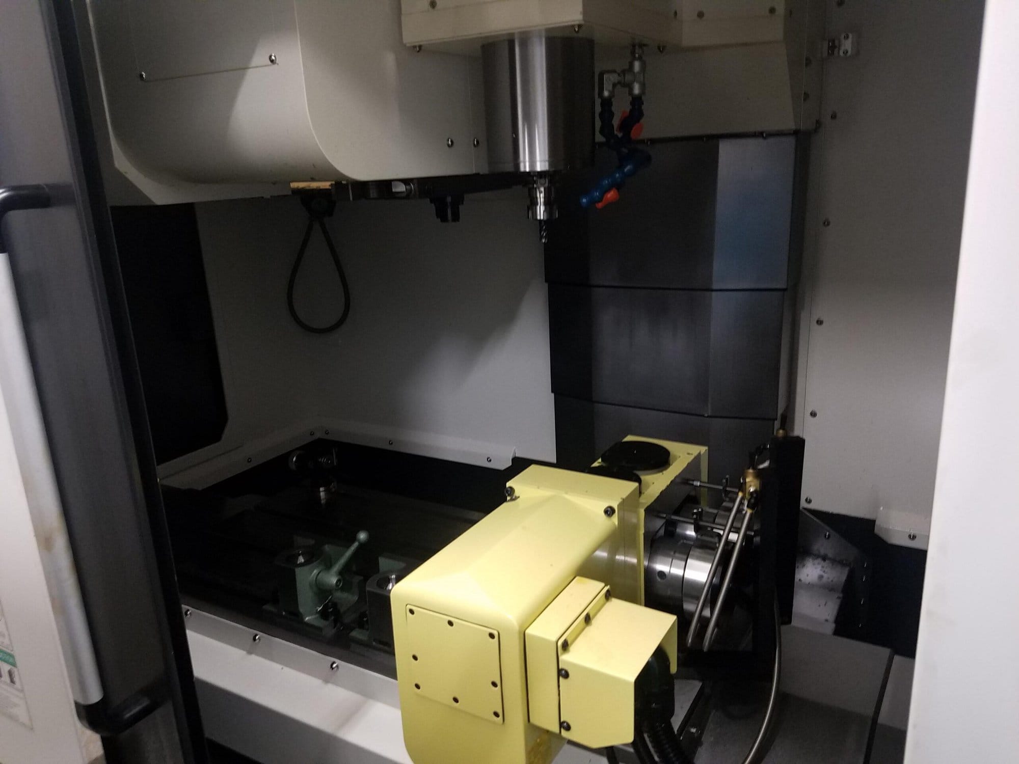 Hyundai Wia F400 VMC, 2016 - 4th Axis, TSC, 12k RPM - Image 3