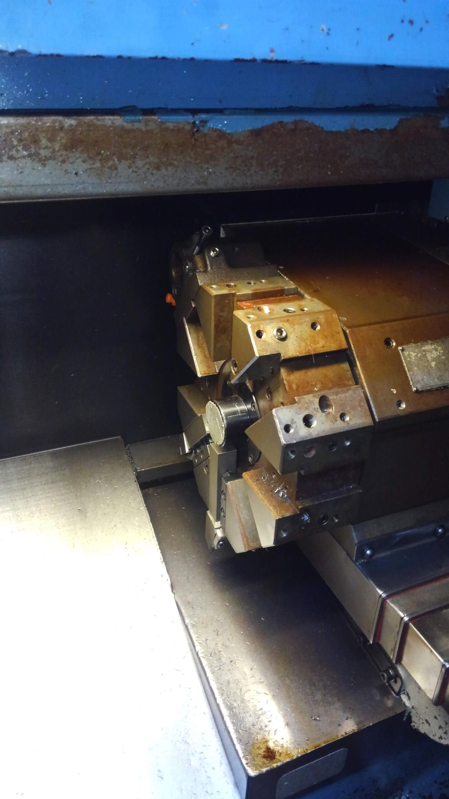 1995 Mazak QT18 Chucker CNC Lathe, 10" Chuck, 2.76" Bar Capacity, Chip Conveyor - Image 3