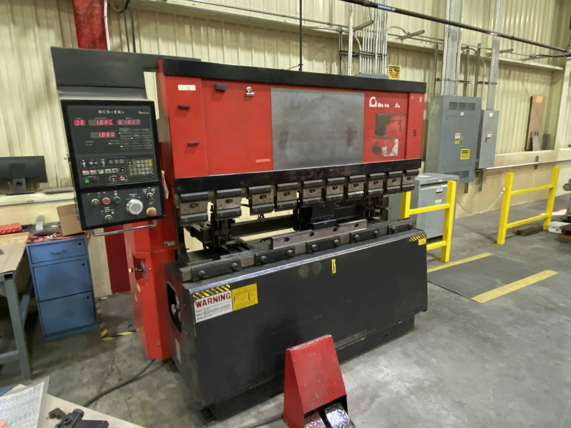 55 Ton x 6.5' Amada FBD-5020E CNC Press Brake, 1994 - NC9-EXII 3-Axis CNC Control, Under Power - Image 3