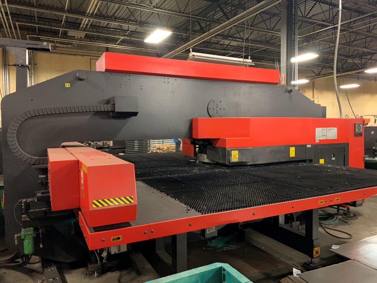 33 Ton Amada Vipros 358 King II CNC Turret Punch, 1998 - Image 2