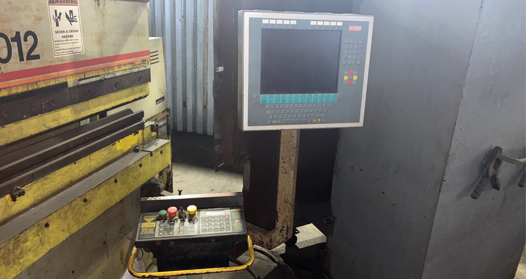 320 Ton x 12' Accurpress Advantage 732012 CNC Press Brake, 2007 - Image 4