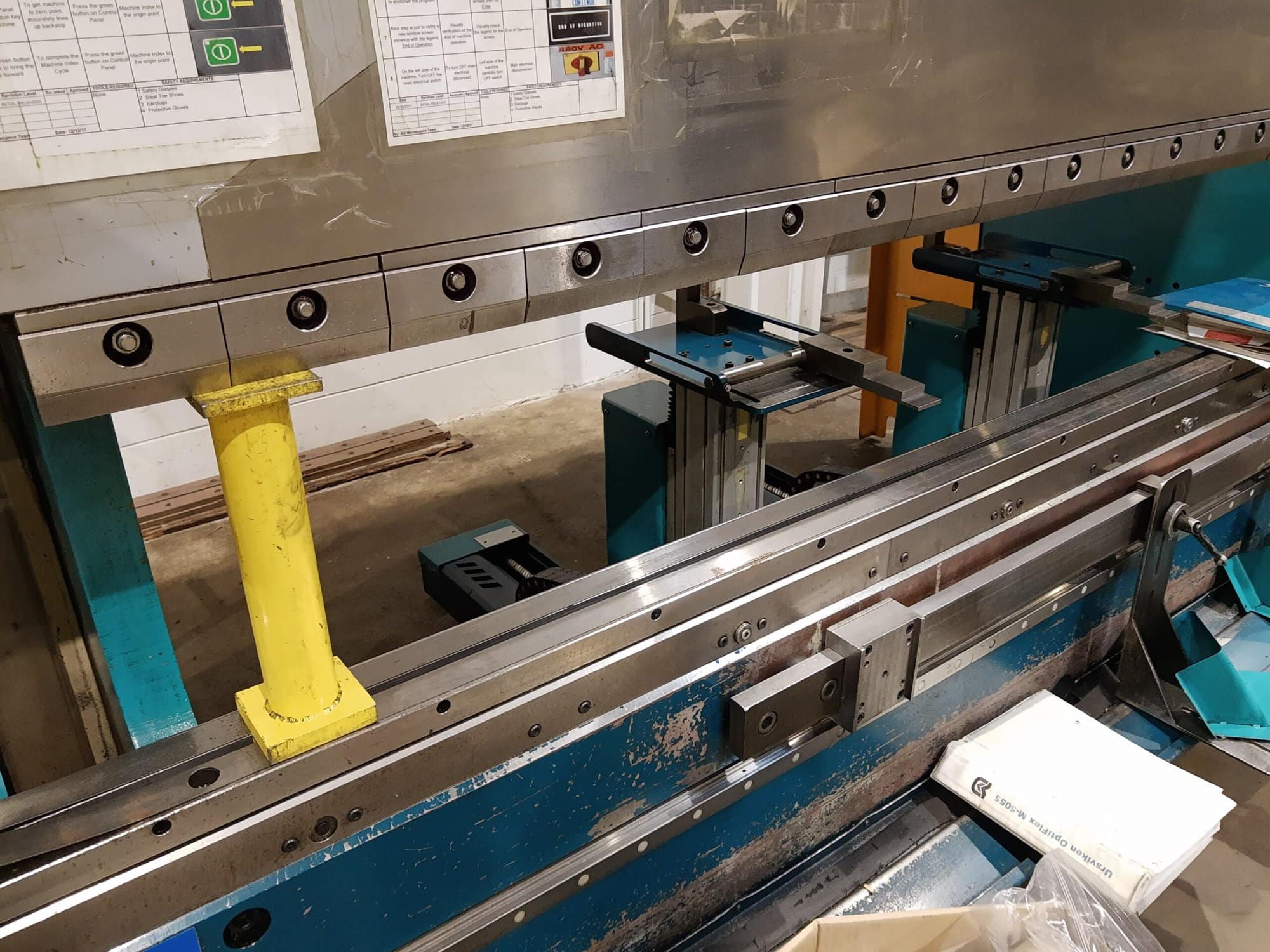 110 Ton x 8.5' Pullmax OptiFlex 100 CNC Press Brake, 2001- 6-Axis Backgauge - Image 3