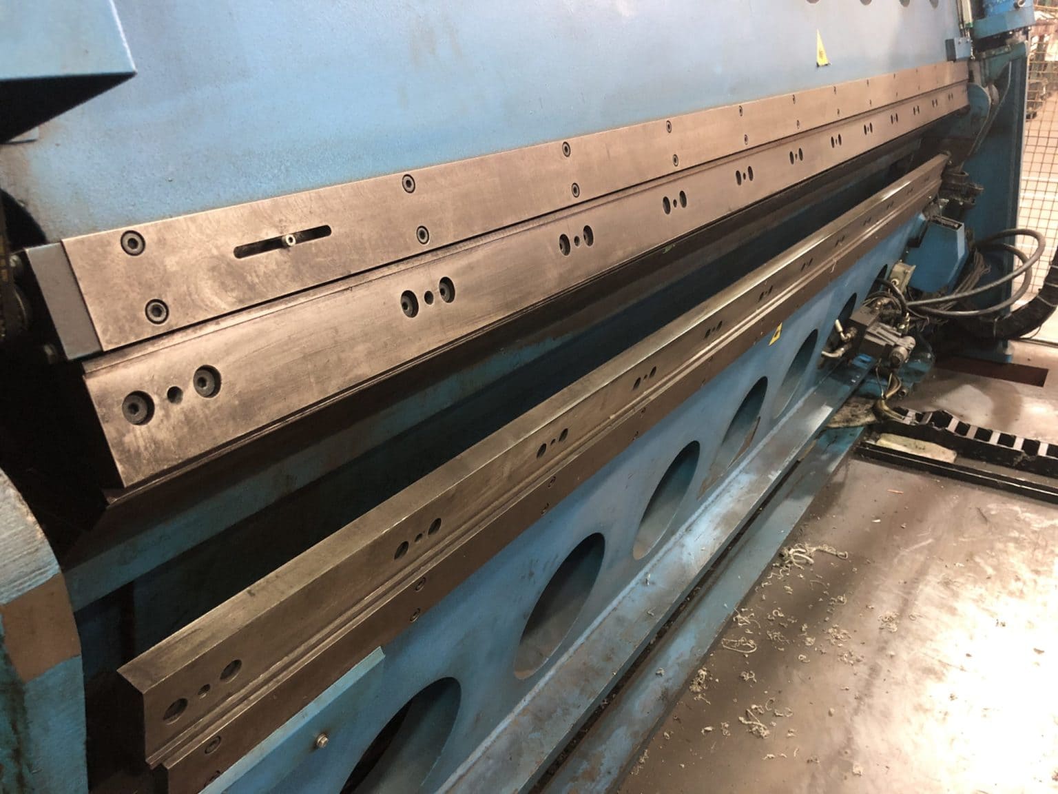 Davi Ystad 1/4" x 10' Bidirectional CNC Folding System, 2005 - w/ Autoload Unload - Image 2