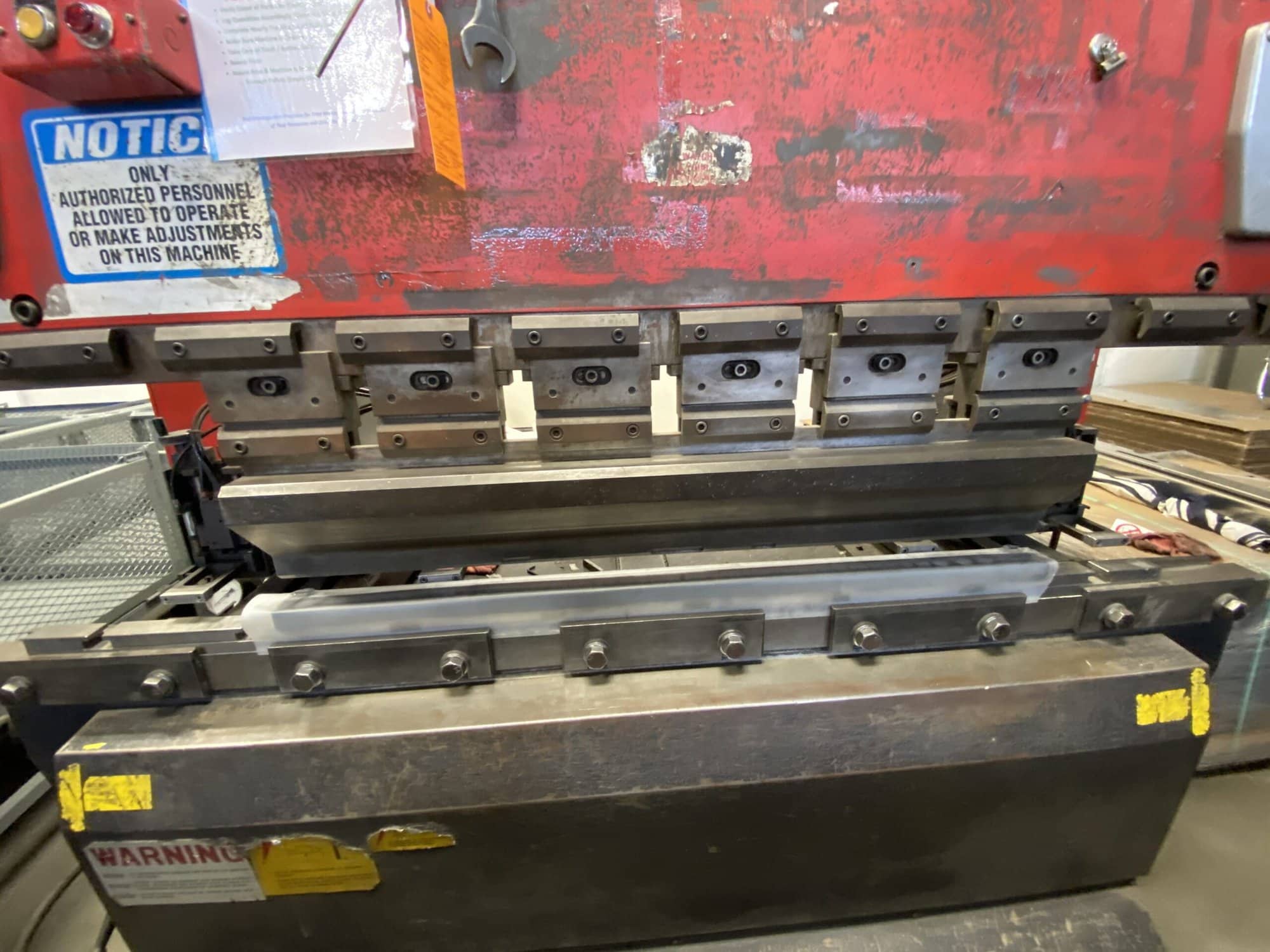 55 Ton x 6.5' Amada RG-50 CNC Press Brake, 1995 - NC9-EXII 3-Axis CNC Control - Image 4