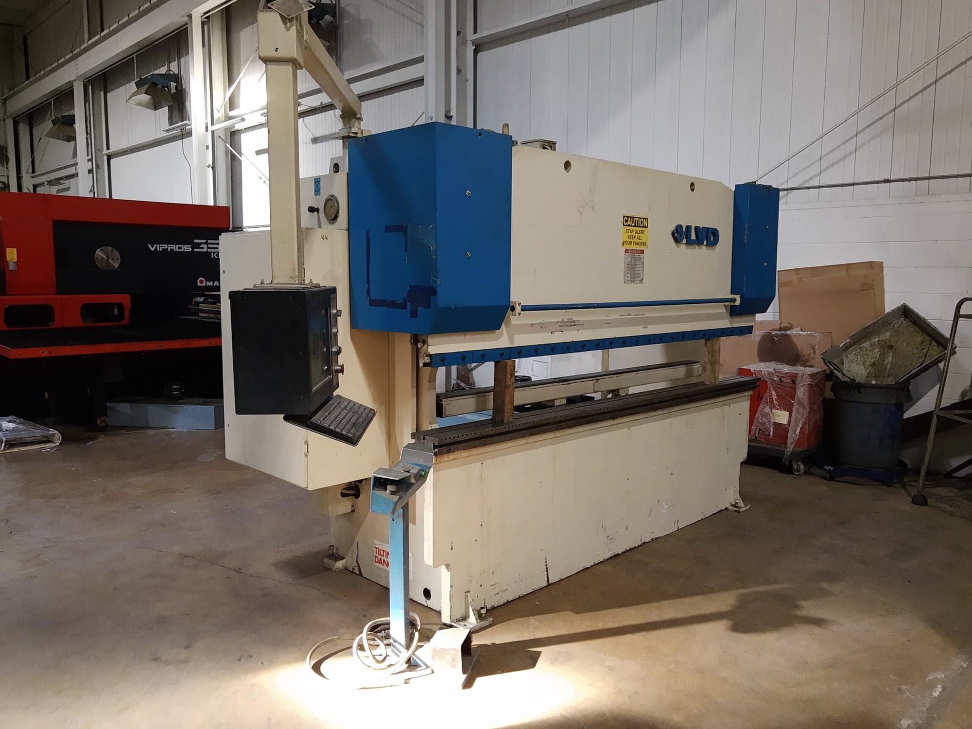 110 Ton x 10' LVD 110/10 PPINC85N CNC Press Brake, 1993- 4-Axis CNC (Y1, Y2, X, R) - Image 4