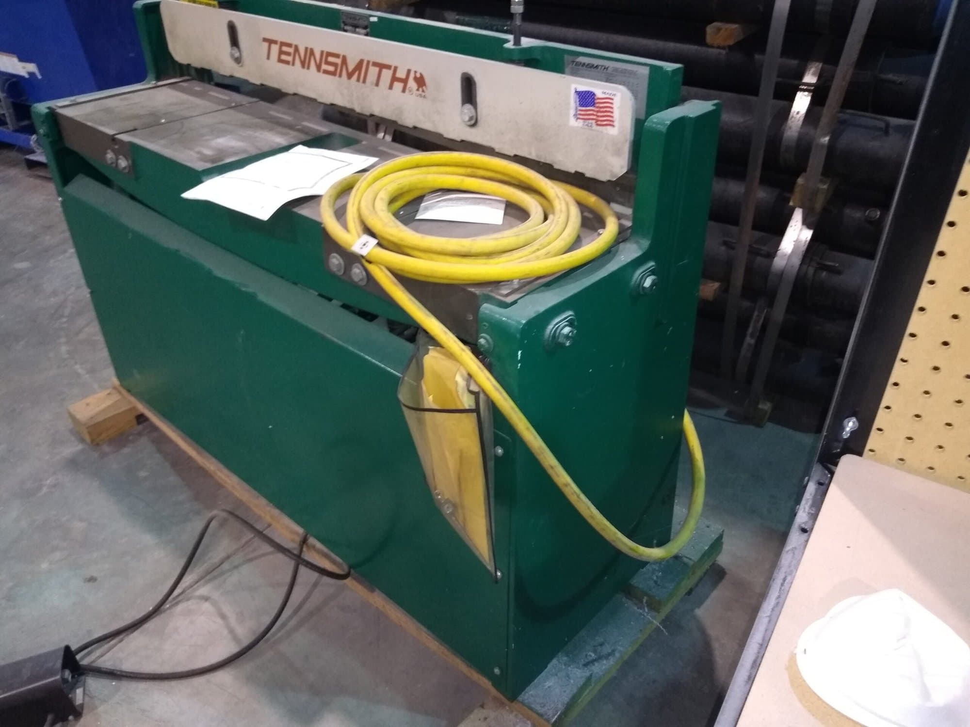 16 Gauge X 52" Tennsmith A52 Shear, 2002- Air Operated - Image 2