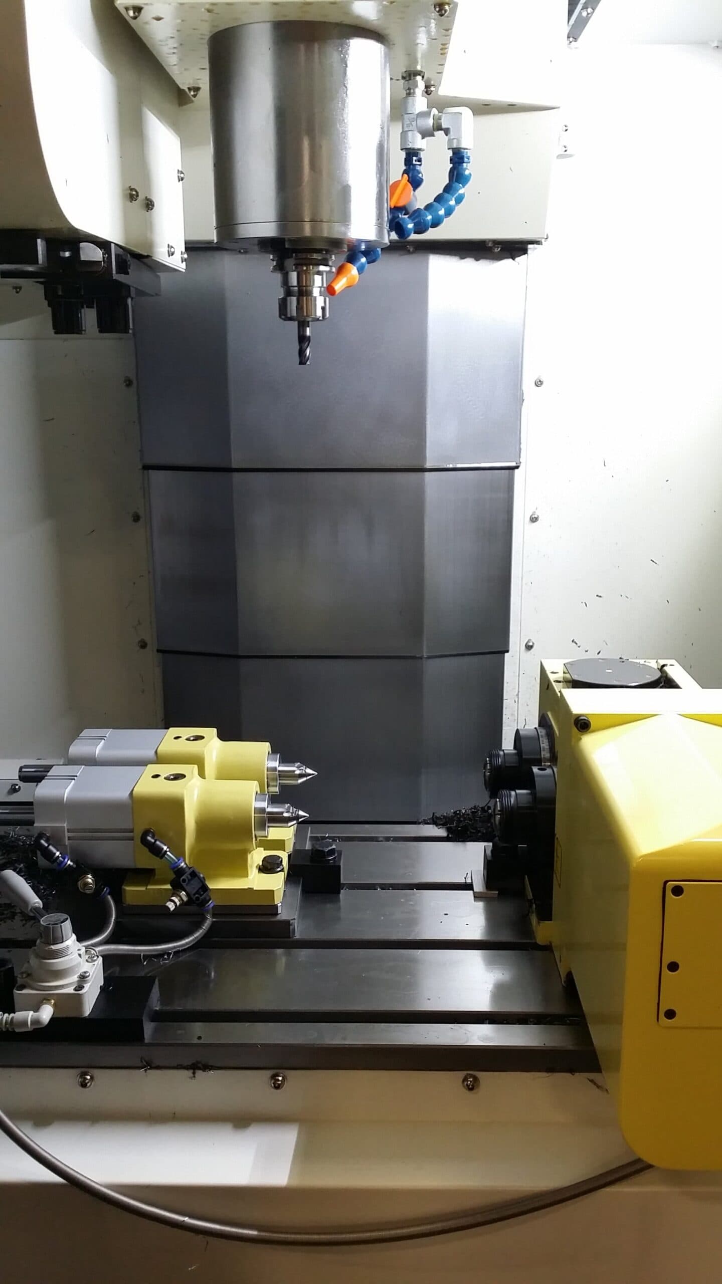 Hyundai Wia F400 VMC, 2016 - 4th Axis, TSC, 12k RPM - Image 2