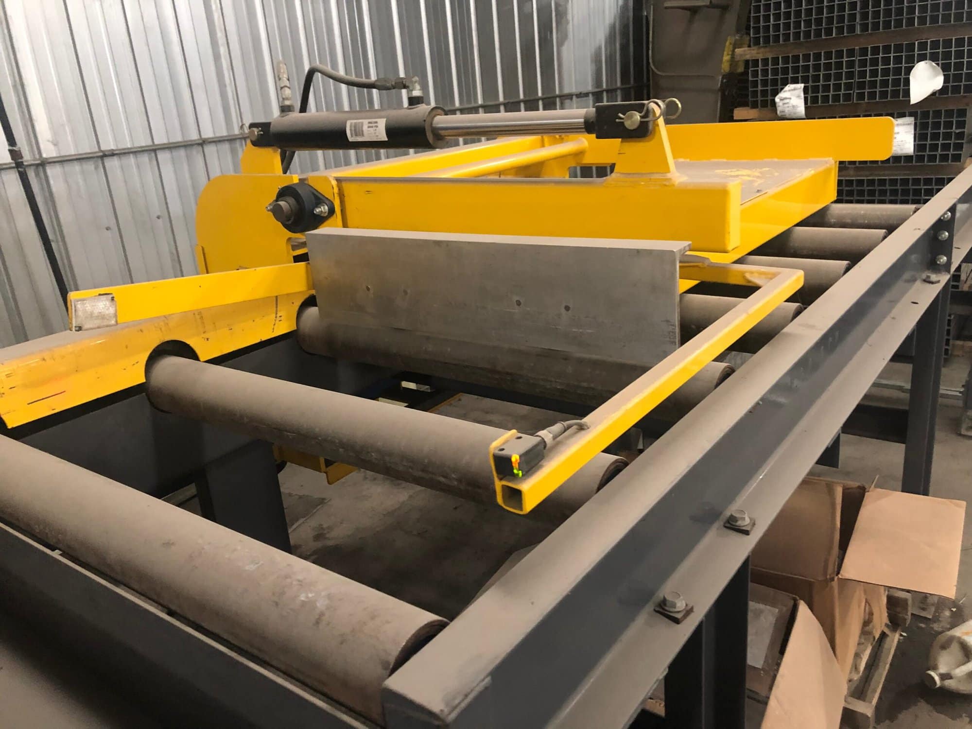 30" X 25" Hydmech V-25 APC Vertical Band Saw, 2018 - Low Hours - Image 4