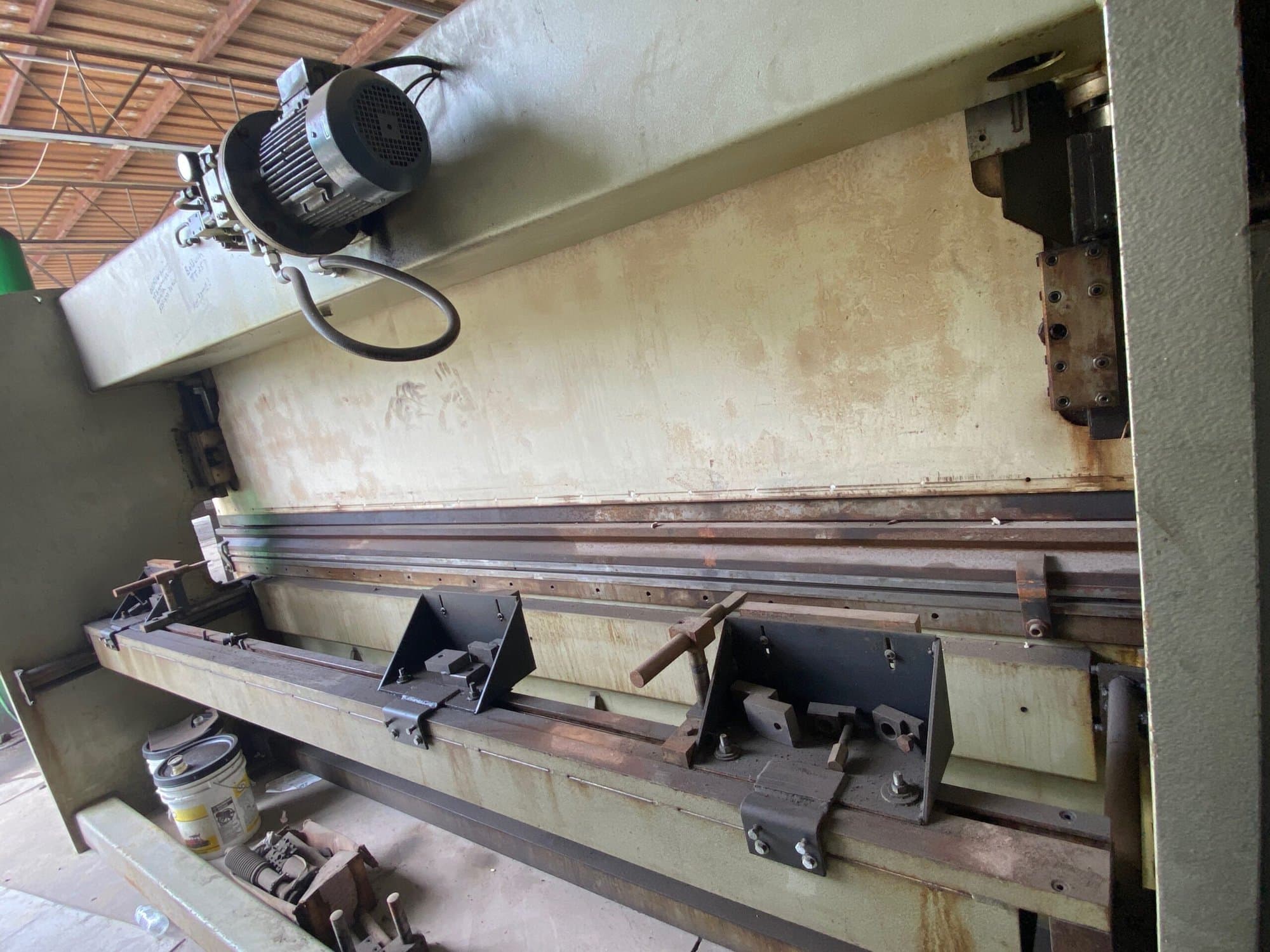 90 Ton X 14' Donewell H90-4270 CNC Press Brake - Image 7