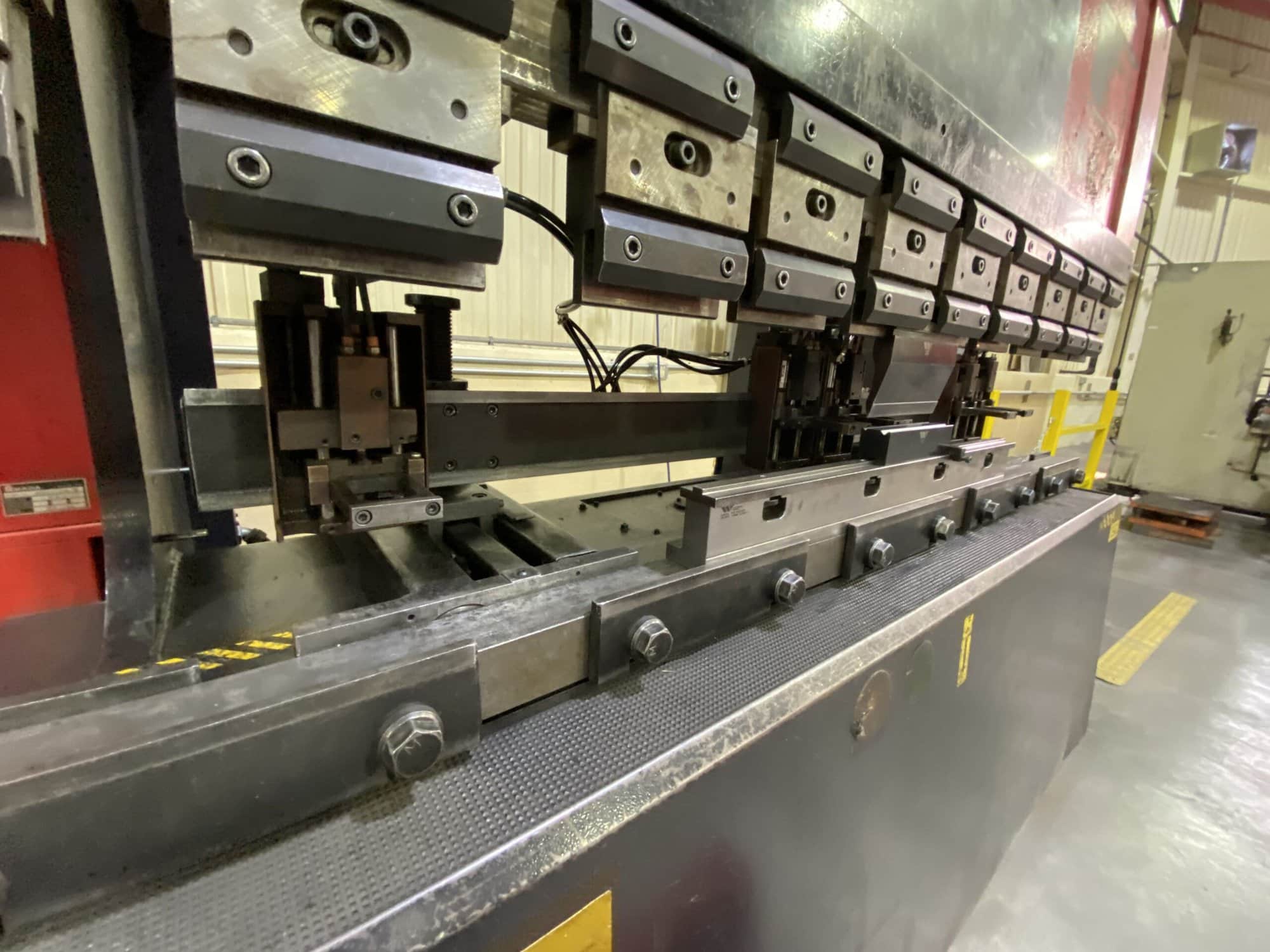 55 Ton x 6.5' Amada FBD-5020E CNC Press Brake, 1994 - NC9-EXII 3-Axis CNC Control, Under Power - Image 6