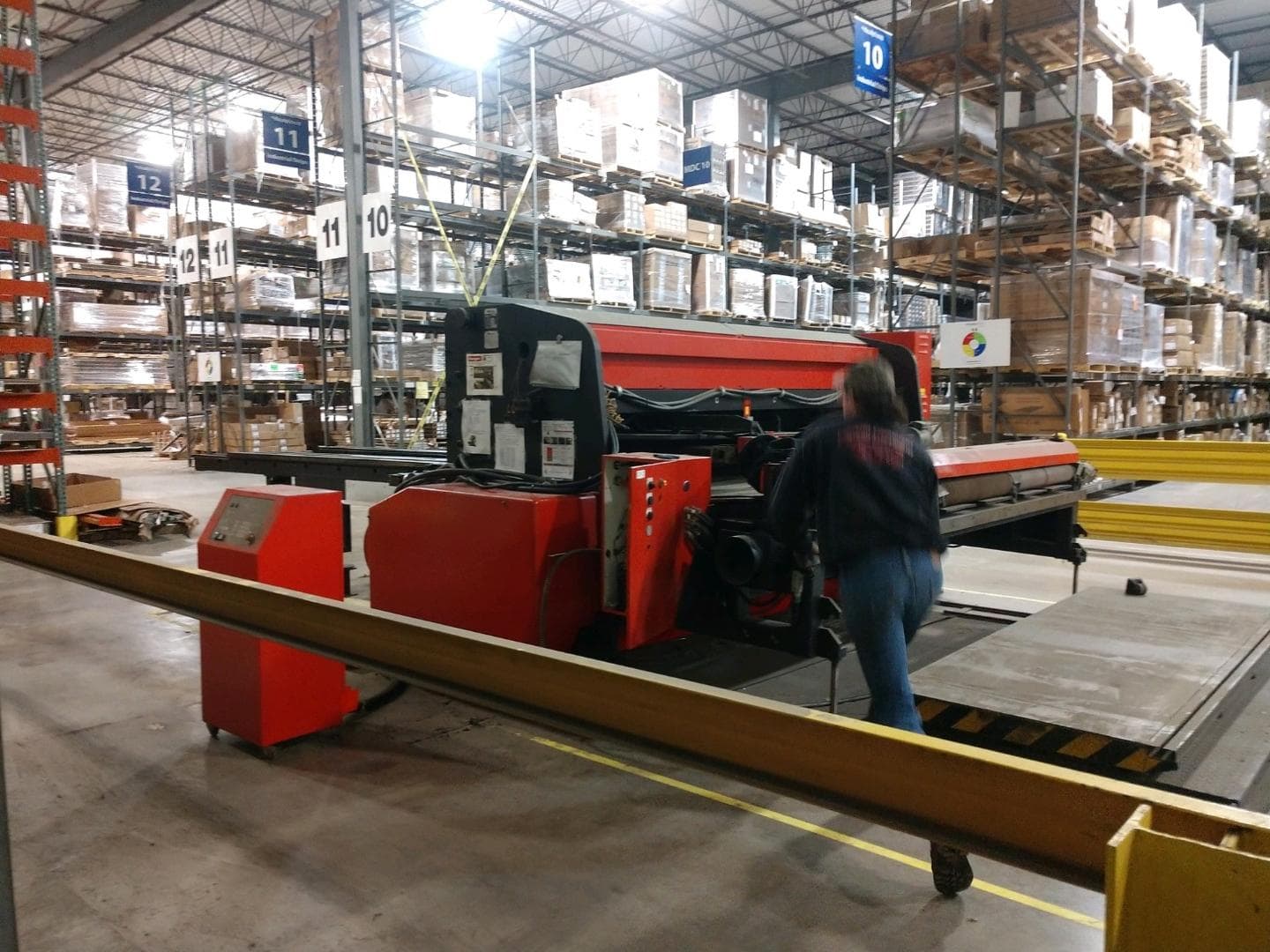 1/4" x 10' Amada M-3060 CNC Shear, 1987- Rear Conveyor Stacking System (Optional) - Image 3