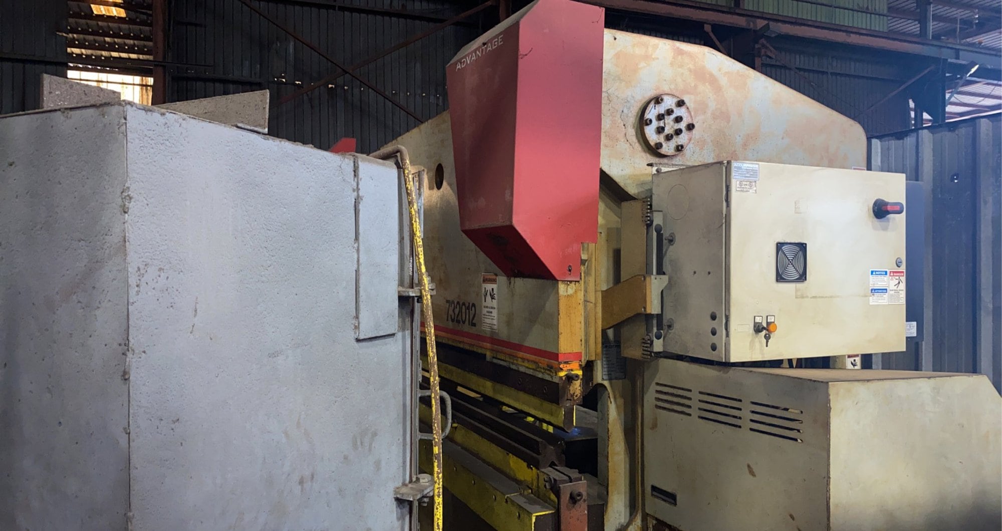 320 Ton x 12' Accurpress Advantage 732012 CNC Press Brake, 2007 - Image 10