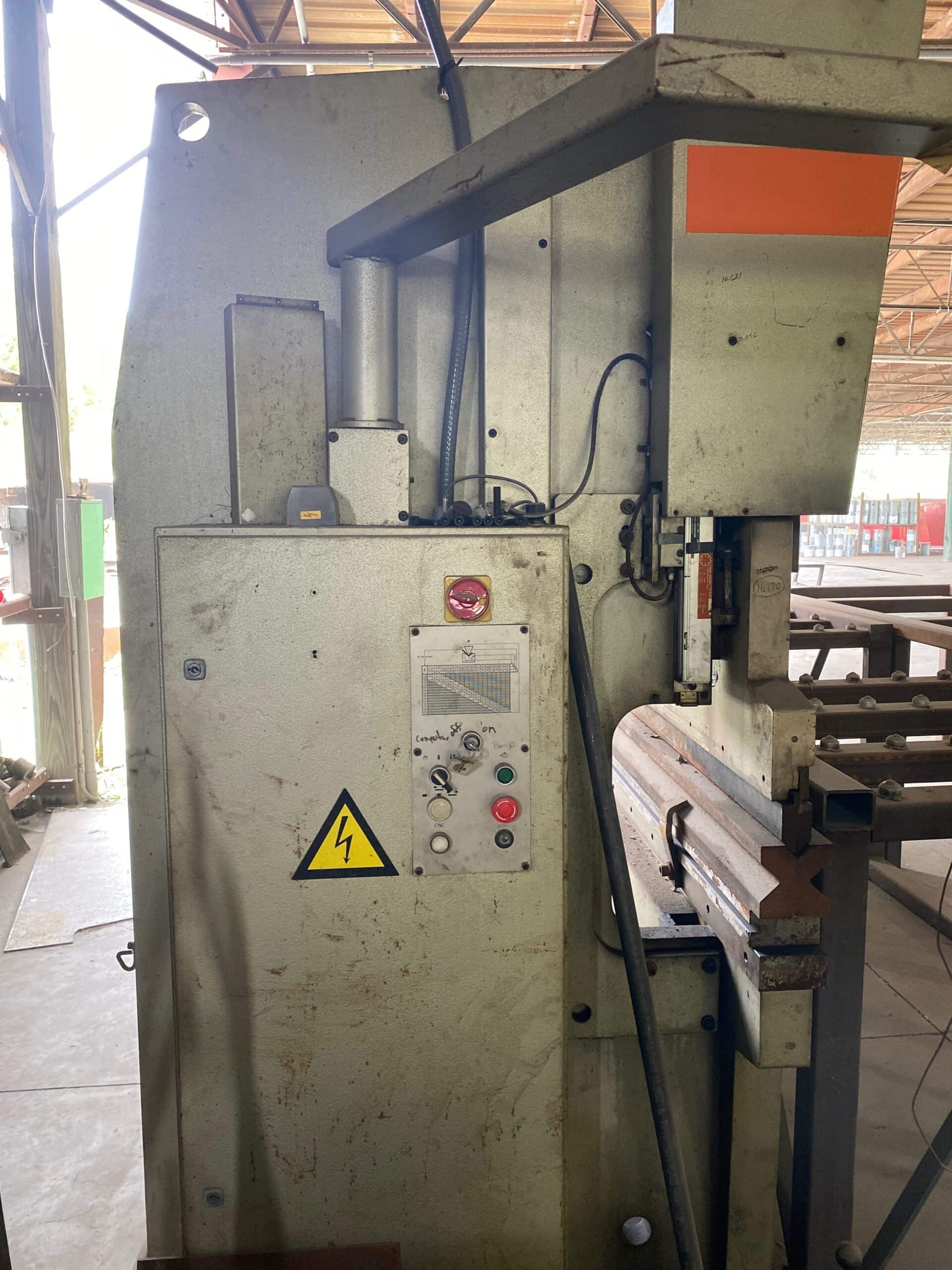 90 Ton X 14' Donewell H90-4270 CNC Press Brake - Image 10