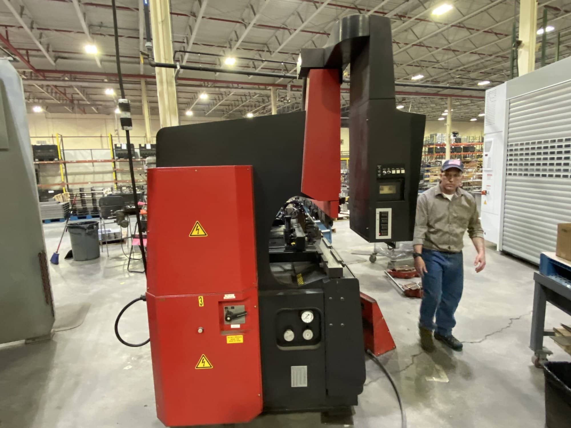 88 Ton X 8' Amada FBD-8025 CNC Press Brake, 1995- NC9-EXII 3-Axis CNC Control - Image 5