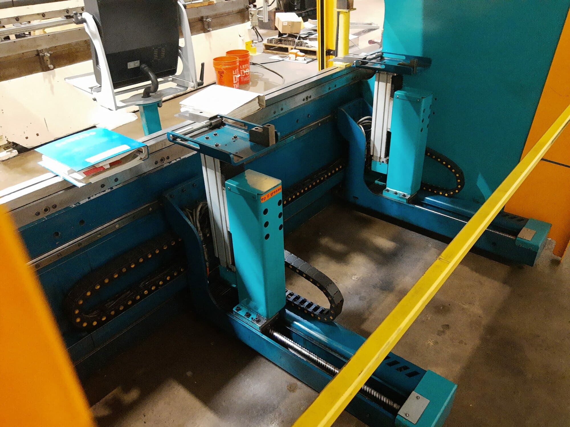 110 Ton x 8.5' Pullmax OptiFlex 100 CNC Press Brake, 2001- 6-Axis Backgauge - Image 8