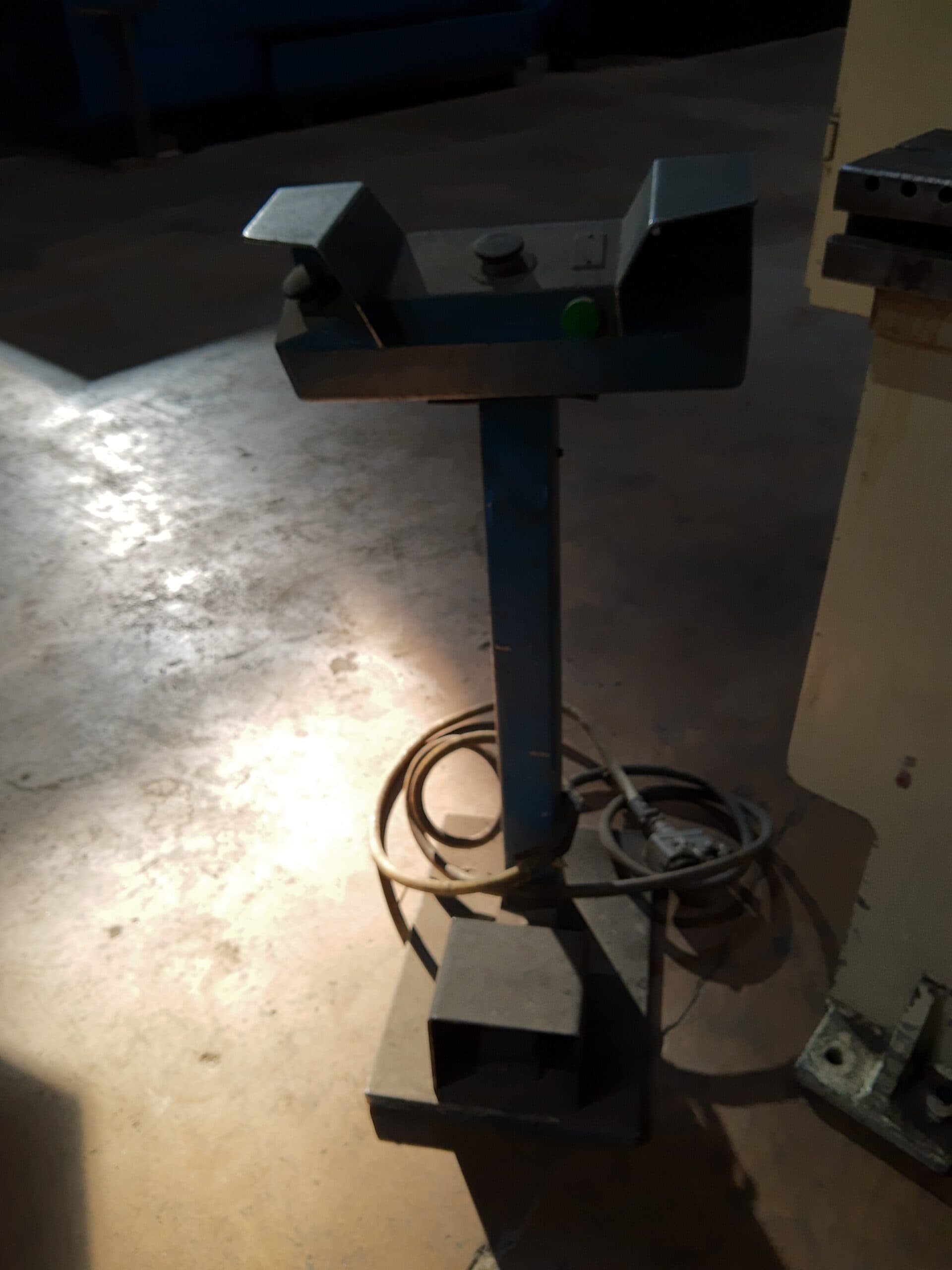 110 Ton x 10' LVD 110/10 PPINC85N CNC Press Brake, 1993- 4-Axis CNC (Y1, Y2, X, R) - Image 8