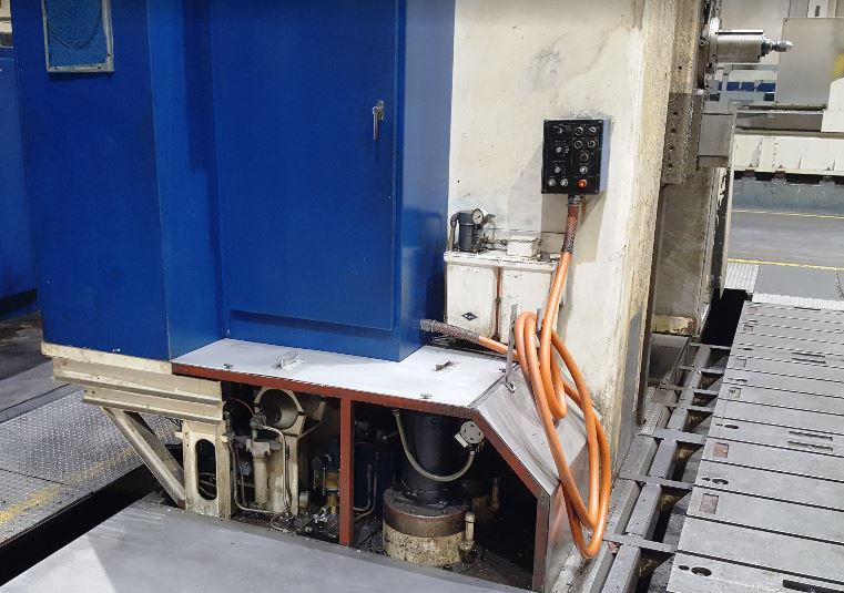 Giddings & Lewis 70-H60-UF6 and 70-H60-UF CNC Floor Mills, 1984 w/ 72" Rotab, up to 60 ft. of travel - Image 11