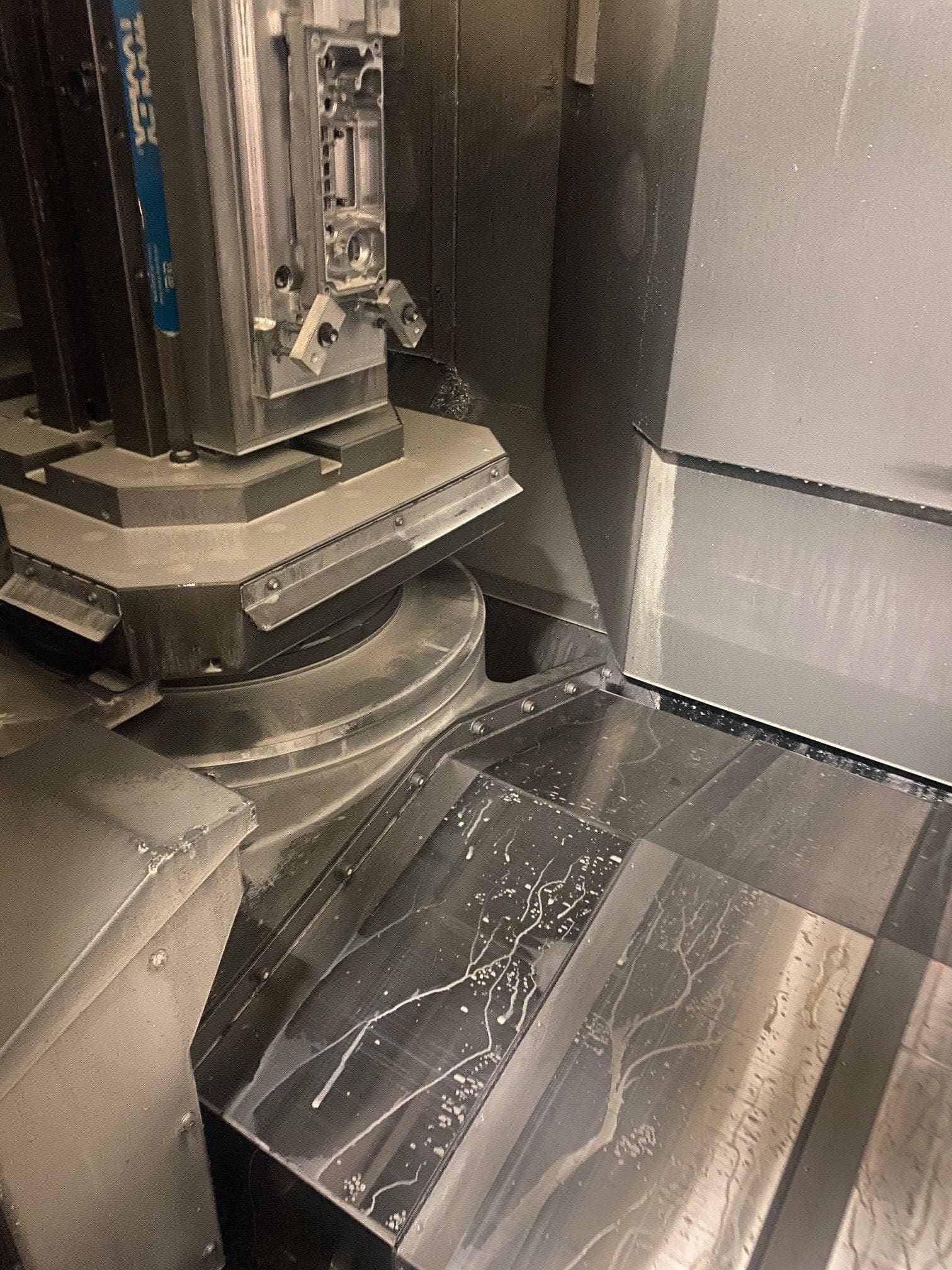 Mazak Nexus 5000-II HMC, 2011- Chip Conveyor, Spindle Probe - Image 3