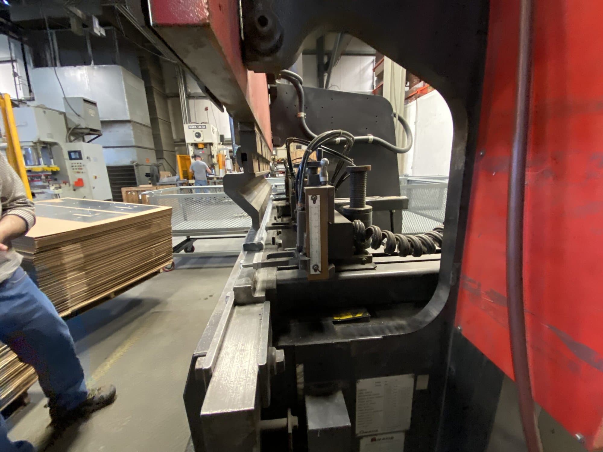 55 Ton x 6.5' Amada RG-50 CNC Press Brake, 1995 - NC9-EXII 3-Axis CNC Control - Image 10