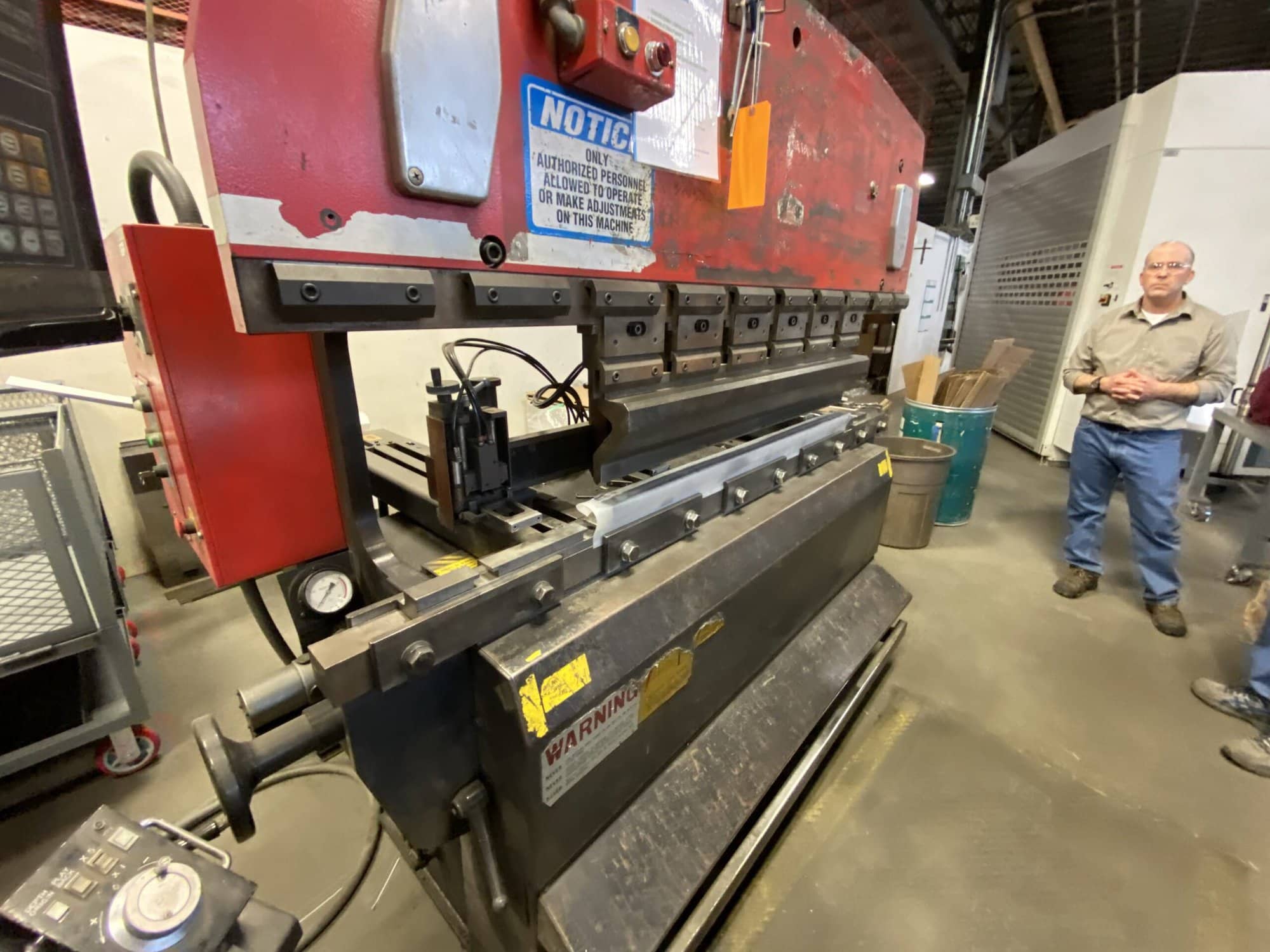 55 Ton x 6.5' Amada RG-50 CNC Press Brake, 1995 - NC9-EXII 3-Axis CNC Control - Image 8