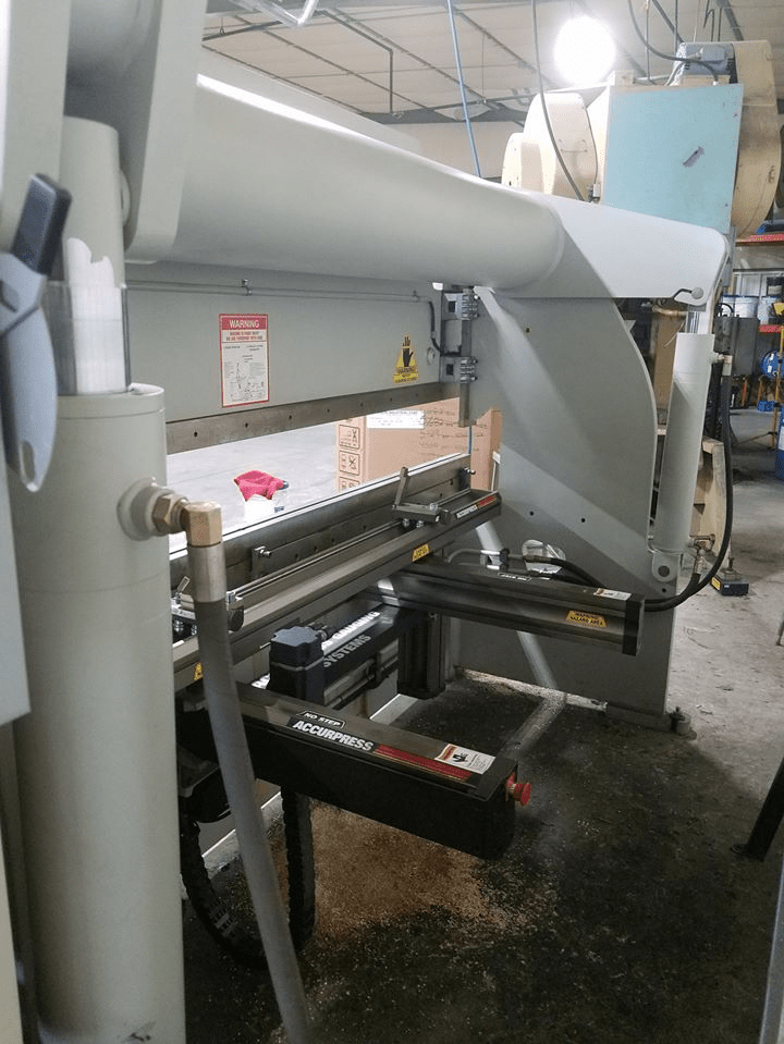 100 Ton, 10' Accurpress Pressbrake, w/ETS 3000 3 Axis Control,1999 - Image 2