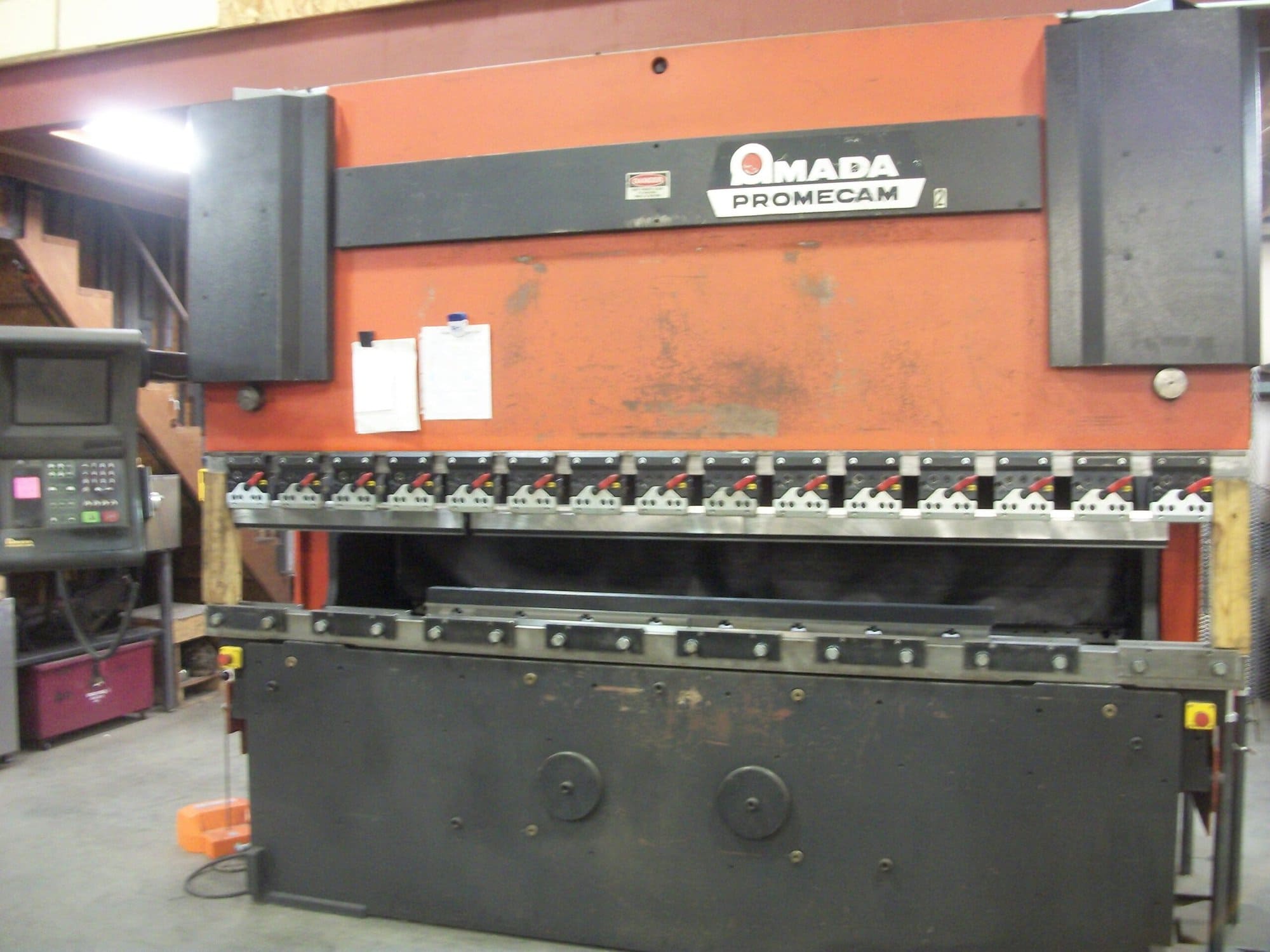 138 Ton X 12' Amada HFB-1253 CNC Press Brake, 1994- Tooling Available