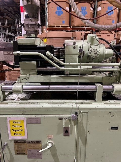 Cincinnati Milacron VT 300-29 Injection Molder, 1994 - 29 0z, 300 ton - Image 4
