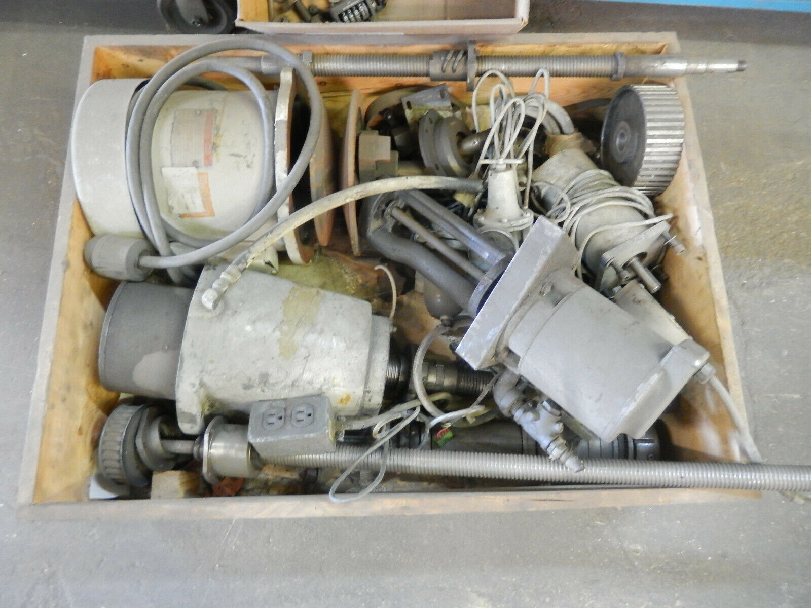 Bridgeport Series 2 CNC Knee Mill, 1980 - 4 HP, with Extra Parts - Image 13