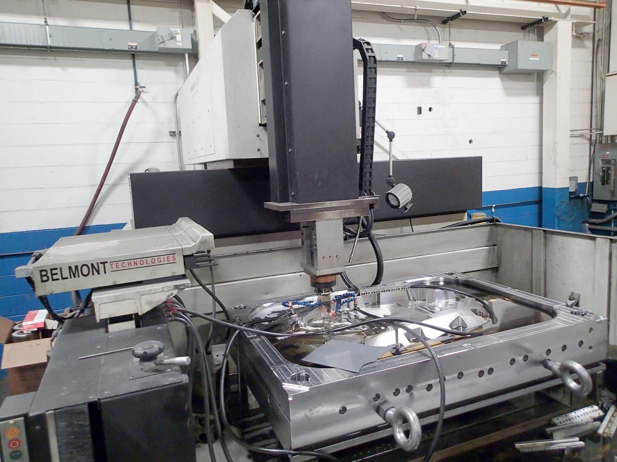 Belmont MX-166W CNC Sinker EDM, 2014 - 200 Amp, 8 ATC, 51" x 28", C-Axis - Image 3
