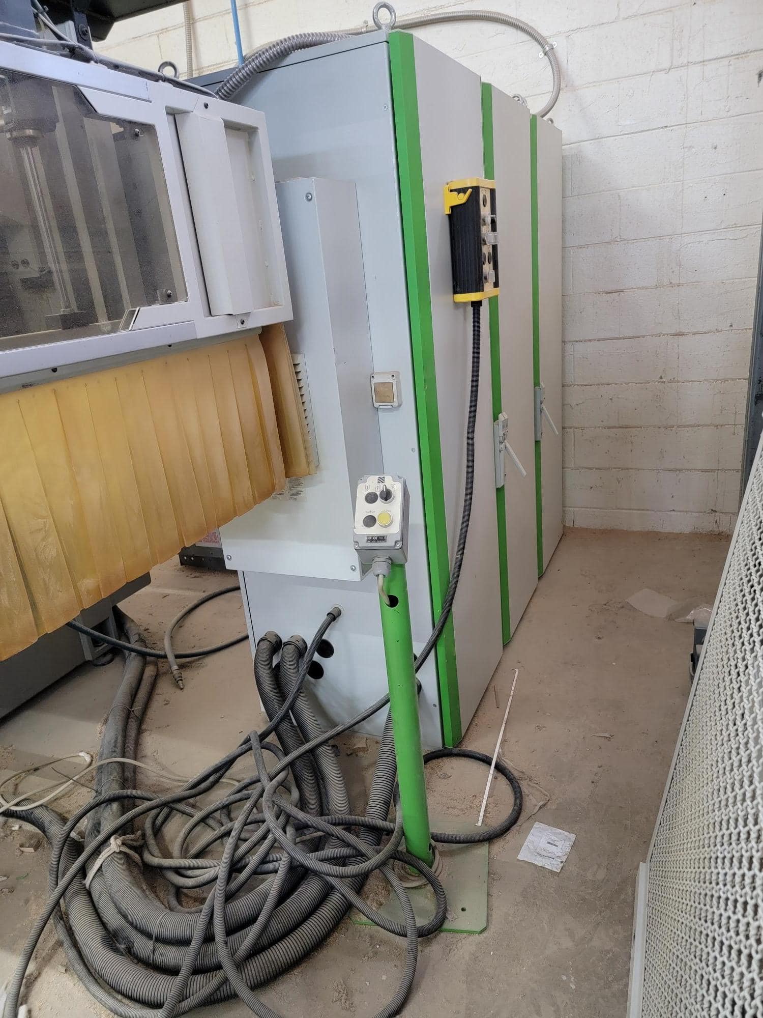 Biesse Arrow 1616 TT CNC Router, 2001 - (2) 5'x5' Tables, (2) 10 Tool ATC - Image 5