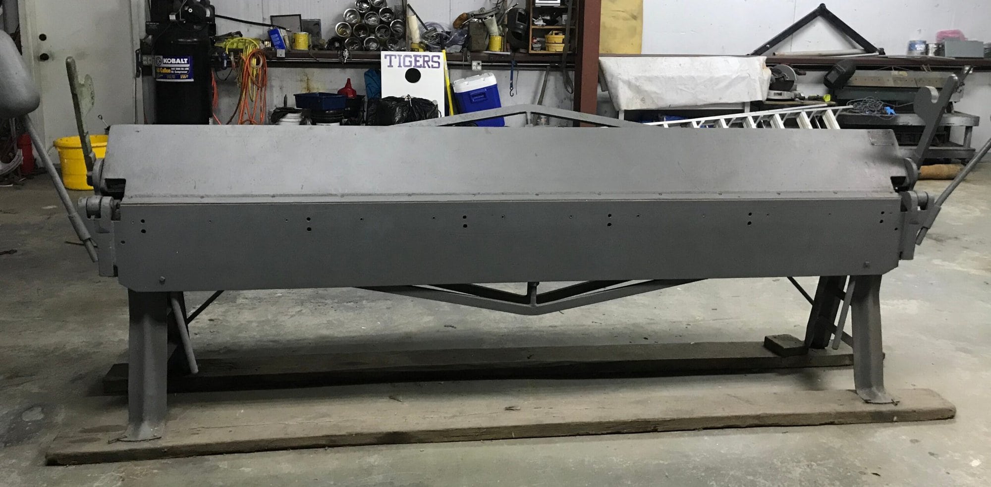 18 Gauge x 10' Chicago Dries & Krump 1018 Hand Brake