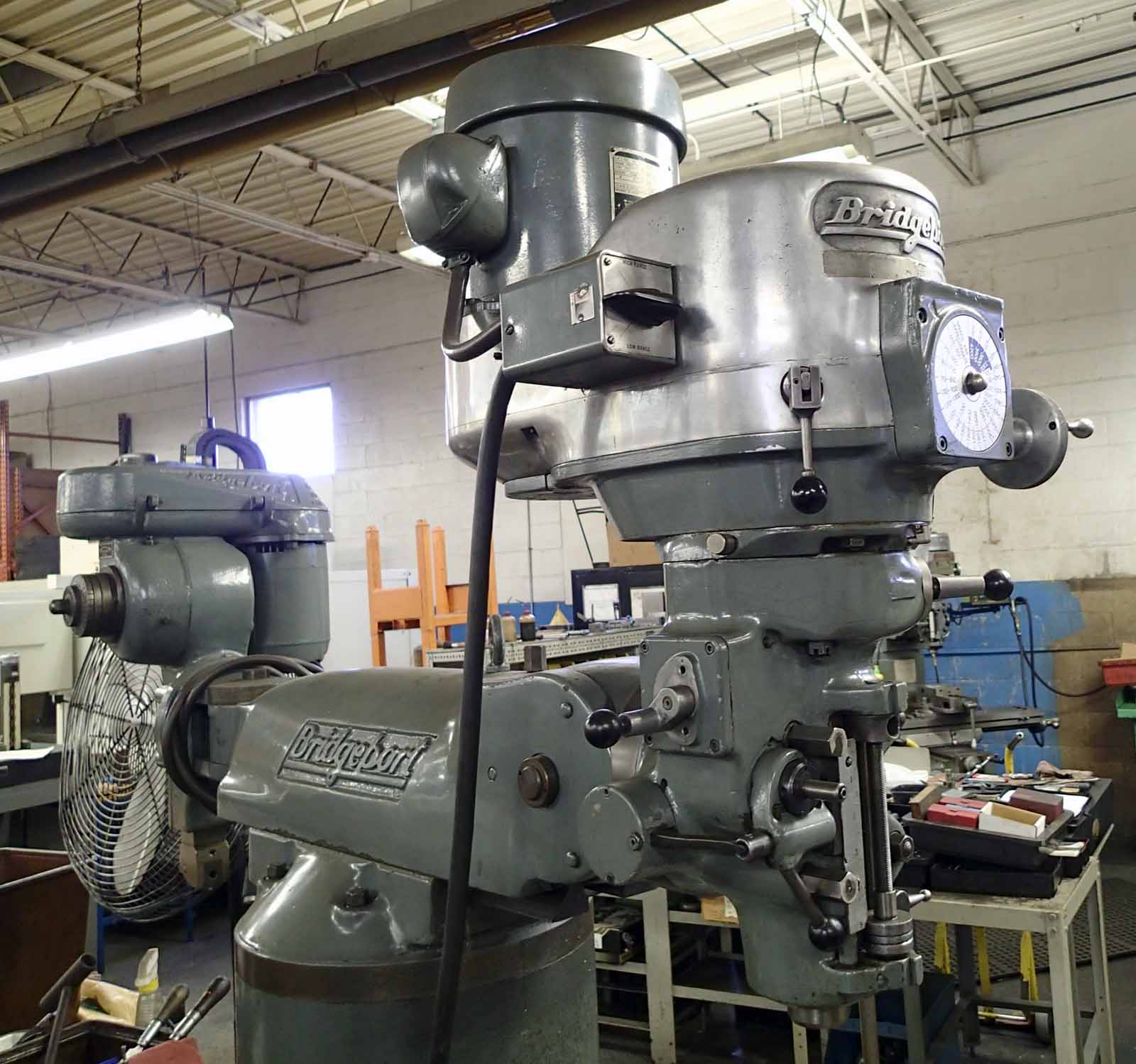 Bridgeport Series 1 Mill- 1.5 HP, Shaper Head, Power Feed, Collets - Image 4