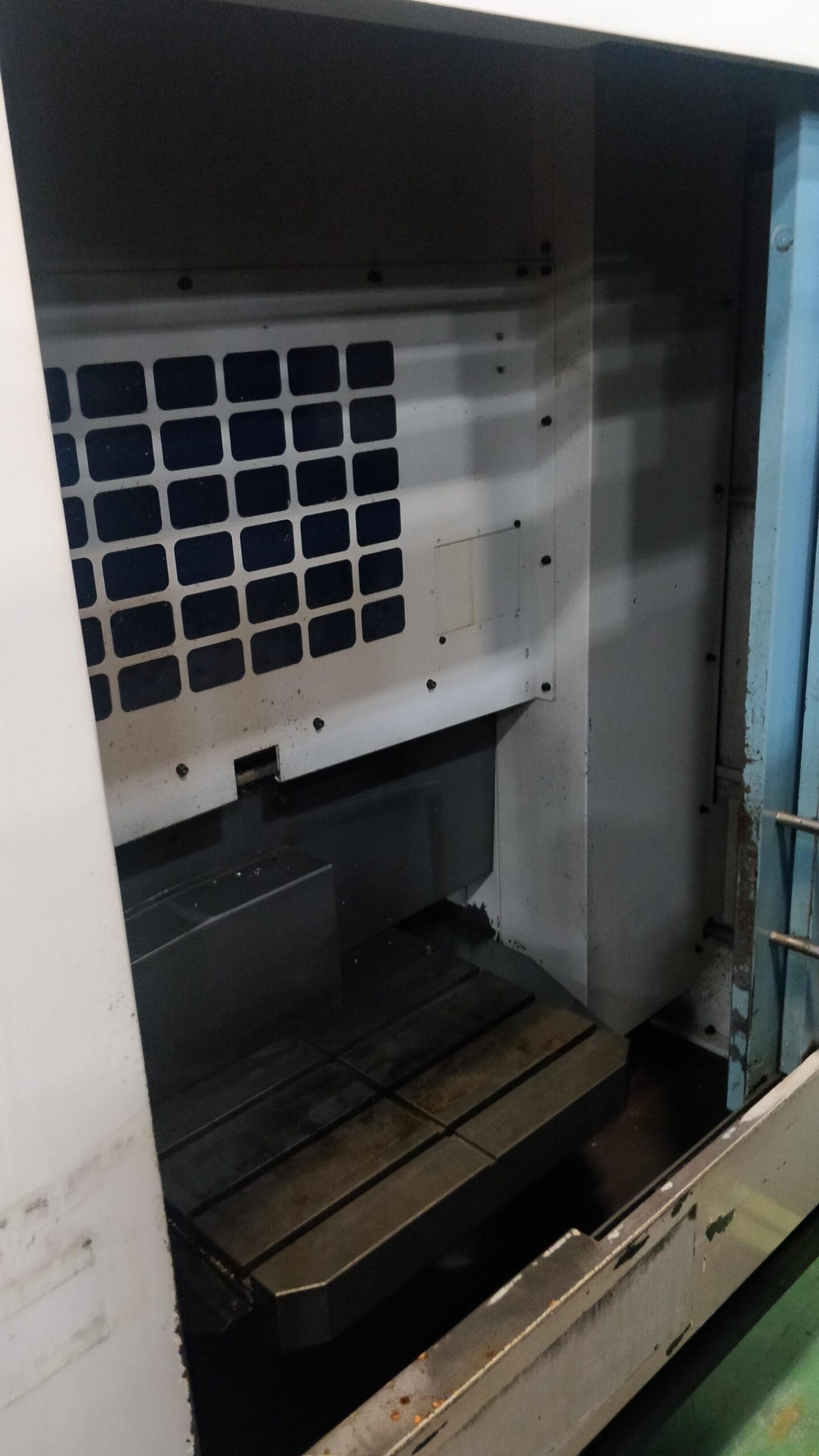 Brother TC-32A, 2000 - RS232, Tool Holders Included - Image 3