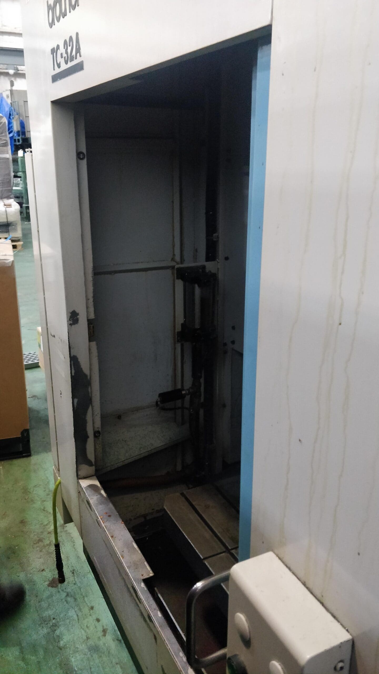 Brother TC-32A, 2000 - RS232, Tool Holders Included - Image 4