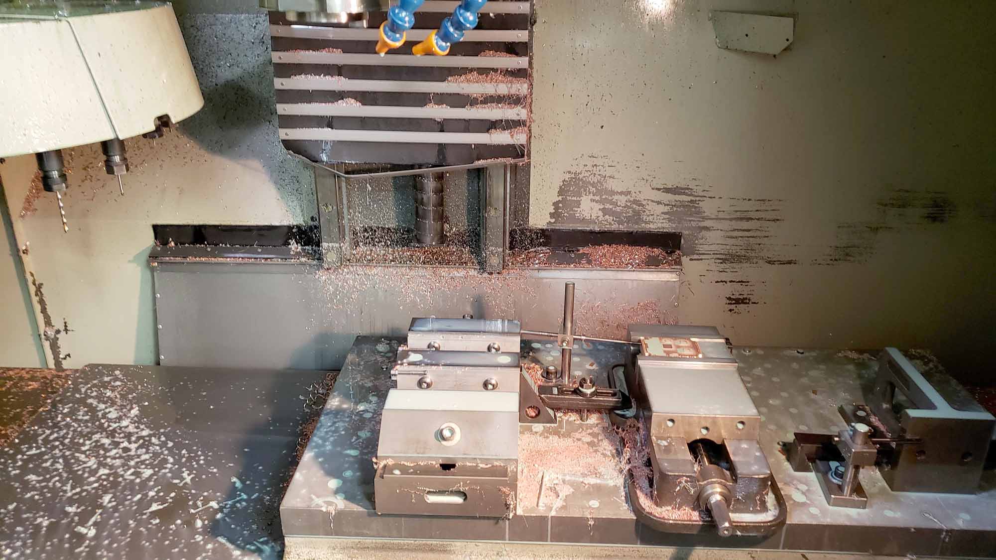 Cincinnati Milacron Sabre 1000 Vertical Machining Center, 1994- 4th Axis, 8k Spindle - Image 6