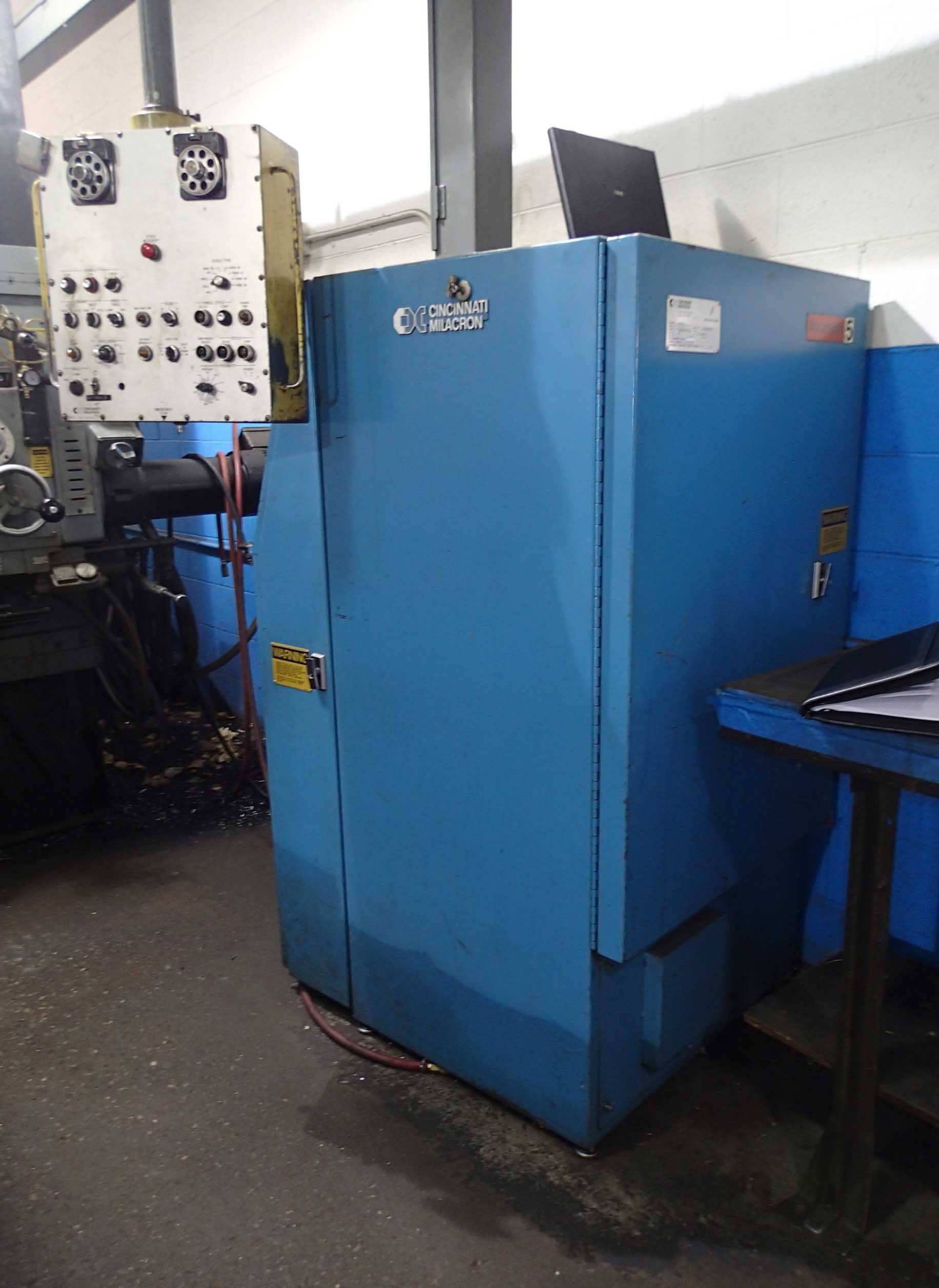 Cincinnati Milacron 2H-100 Horizontal Boring Mill- 6" Spindle, 40" x 100" Table, 20" Rotary, Acramatic 5 CNC - Image 8