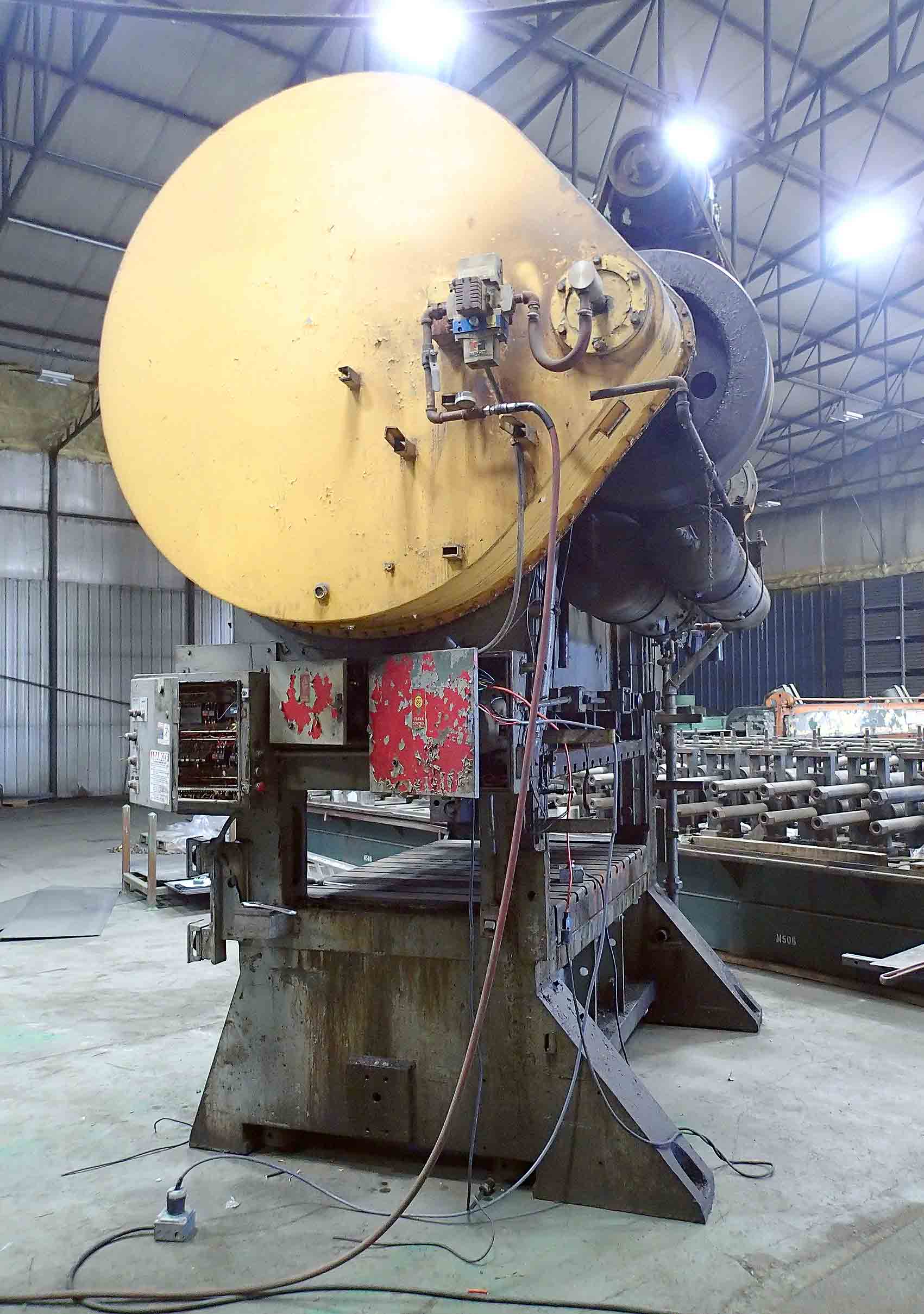 200 Ton Clearing Model S2-200-72-48 Mechanical Press- 48" x 72" Bed, 10" Stroke, 20” Shut - Image 4