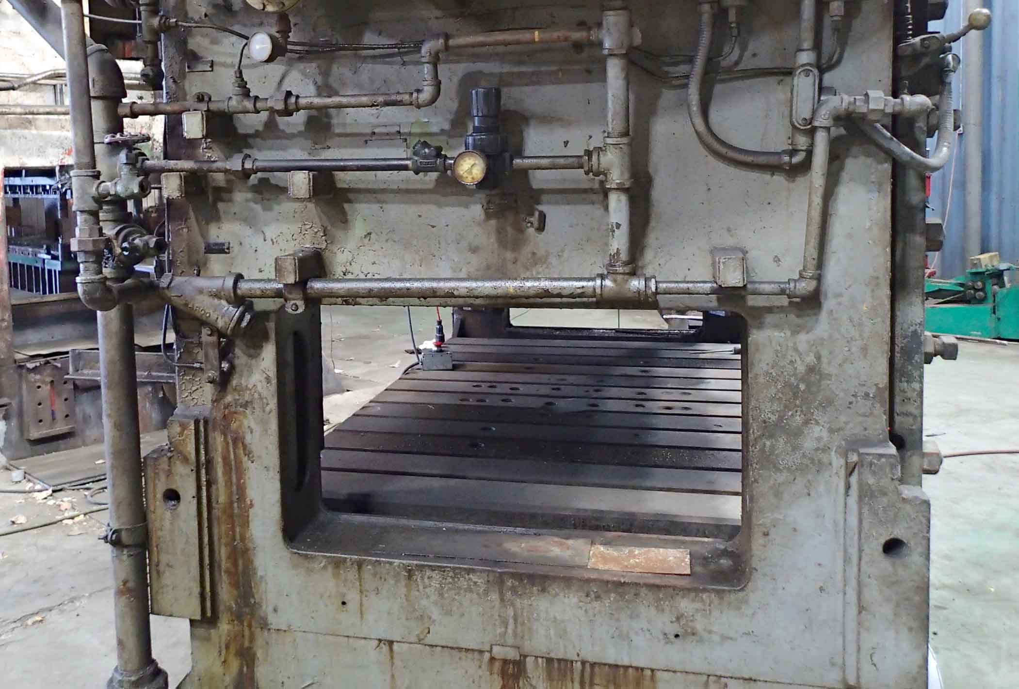200 Ton Clearing Model S2-200-72-48 Mechanical Press- 48" x 72" Bed, 10" Stroke, 20” Shut - Image 6