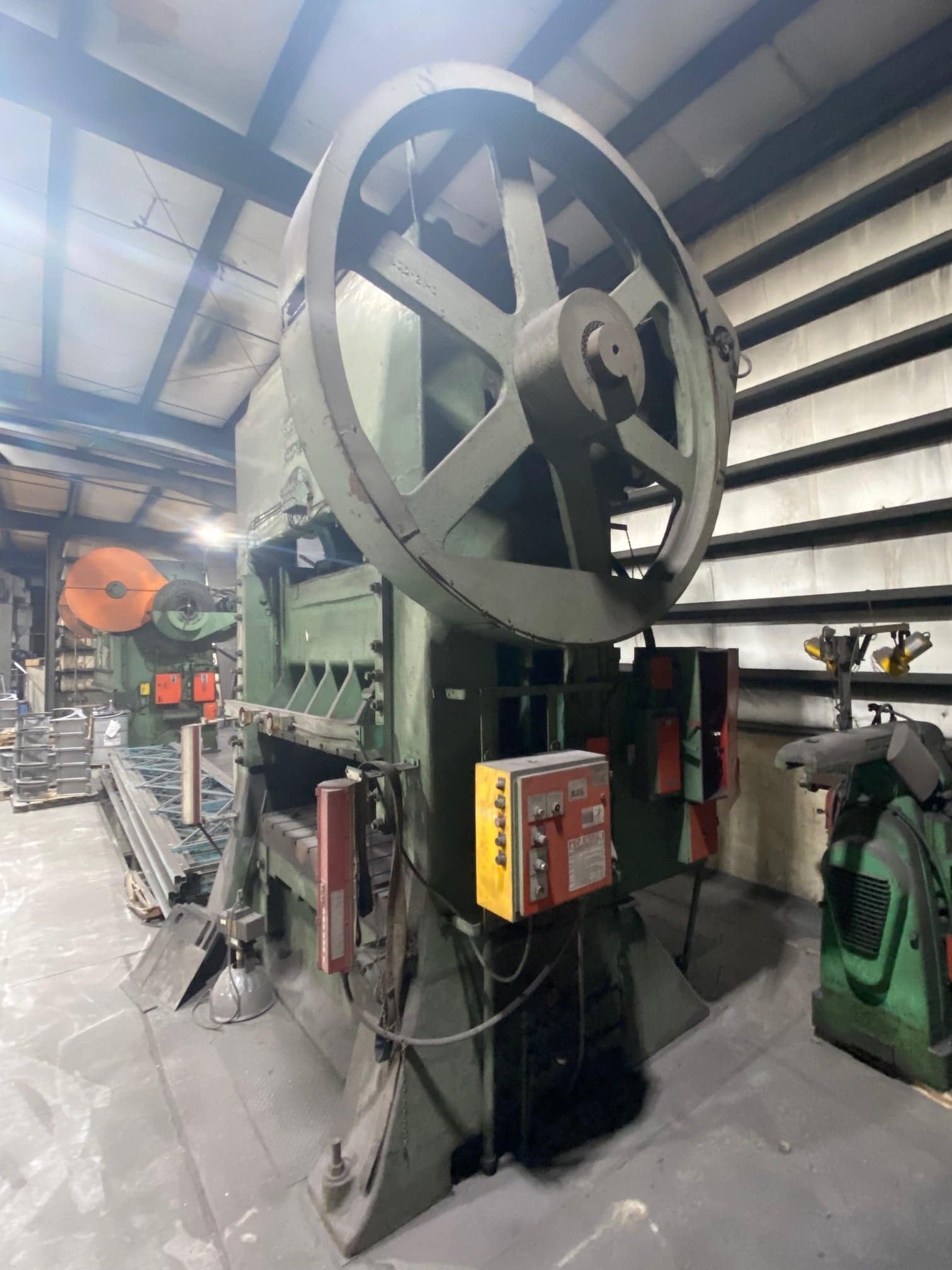 300 Ton Cleveland 80D-72-300 Straight Side Press - Bed Size 72"x 42", 10" Stroke, 24" Shut Height - Image 4