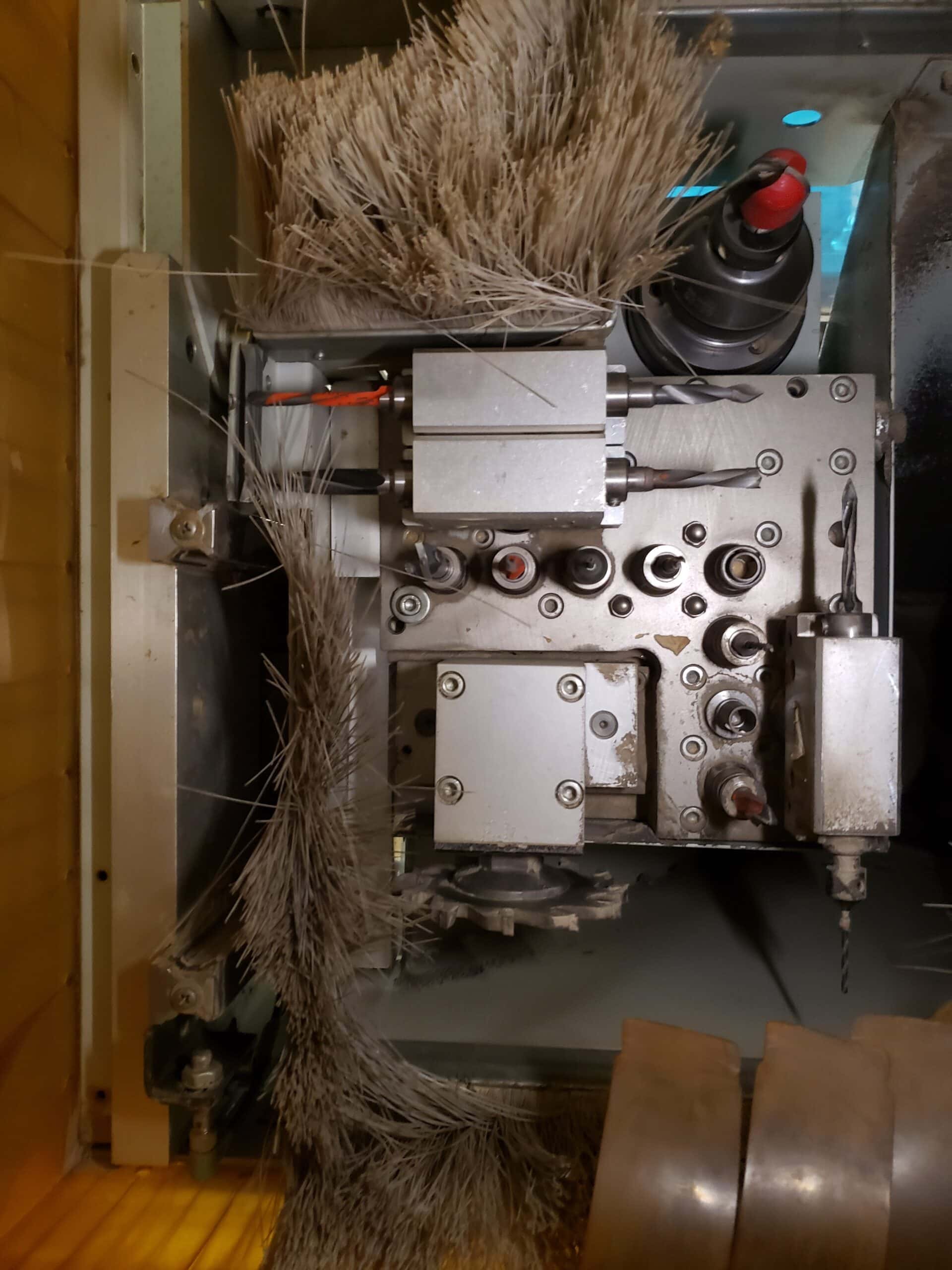 Weeke Venture 05S CNC Router, 2007 - Vacuum Pump, Scrap Conveyor, Handheld Pendant - Image 11