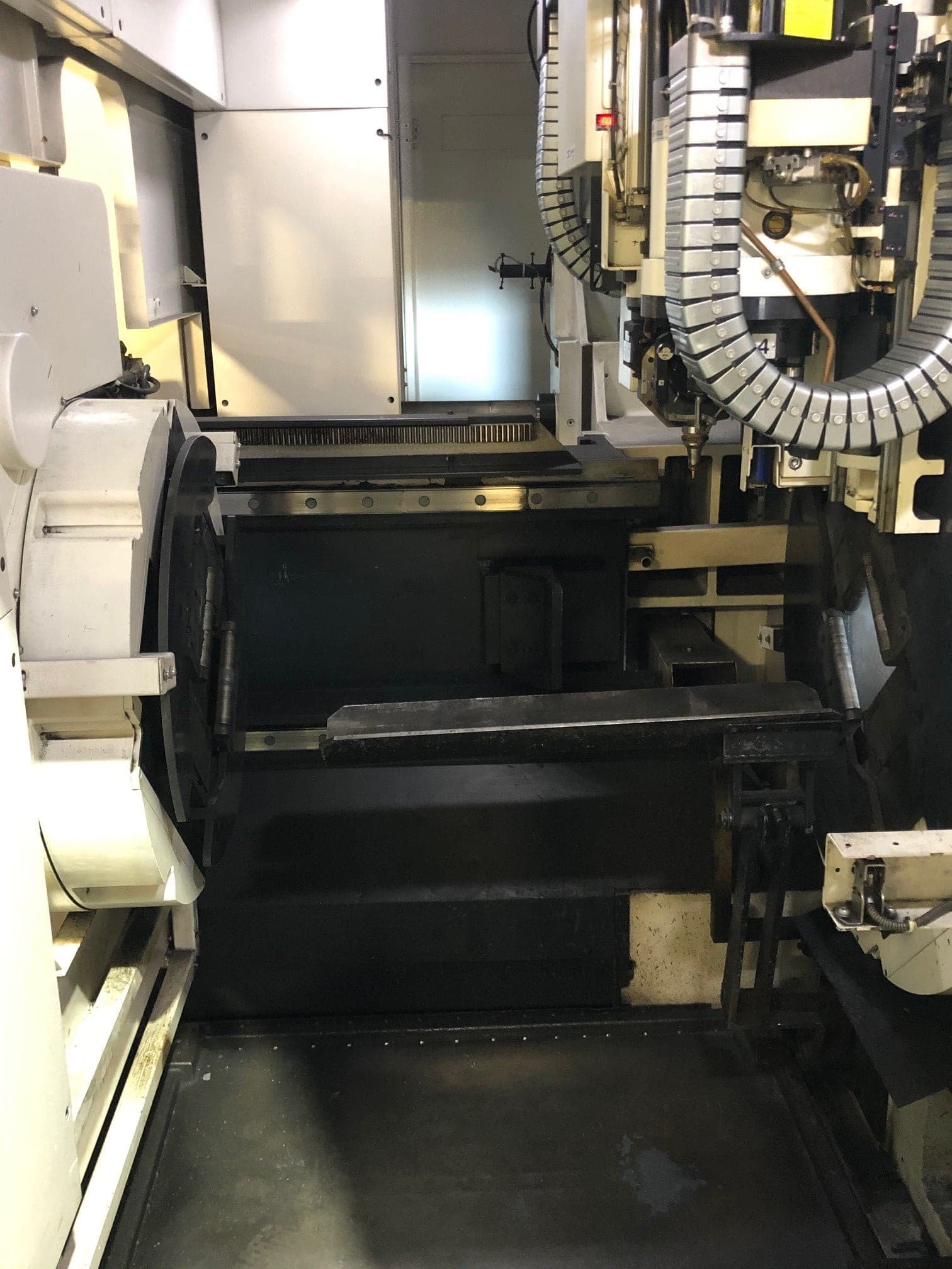 4000 Watt Mazak 3D Fabri Gear 220 II CO2 Tube Laser, 2014- 26' X 8.6", Auto load - Image 9