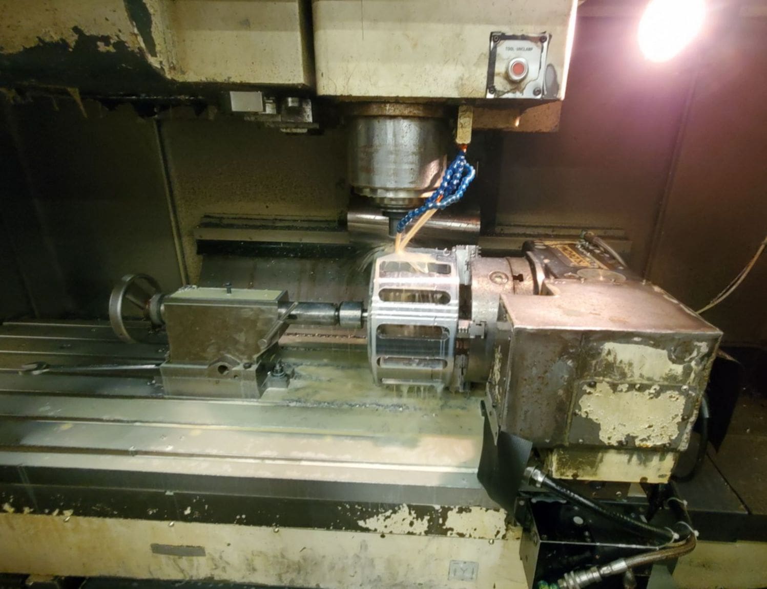 Daewoo DMV 650 VMC, 1997 - 4th Axis Rotary Table - Image 4