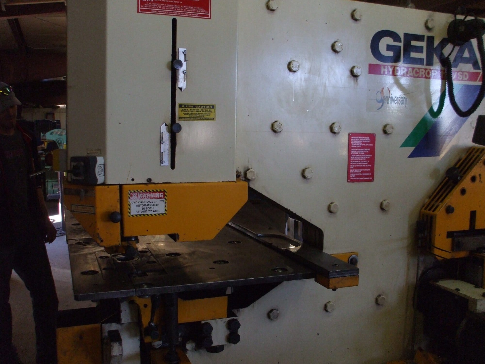 121 Ton Geka Hydracrop110SD Ironworker, 2010 - NC Punching Station, With Auto Shearing - Image 11