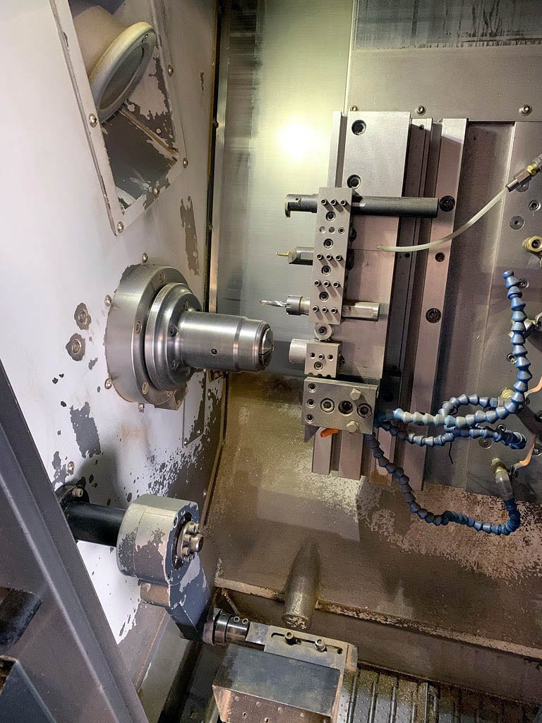 Doosan Lynx 220G High Speed CNC Gang Lathe, 2008 - Parts Catcher, Chip Conveyor, Tooling, LNS Bar Feeder - Image 3